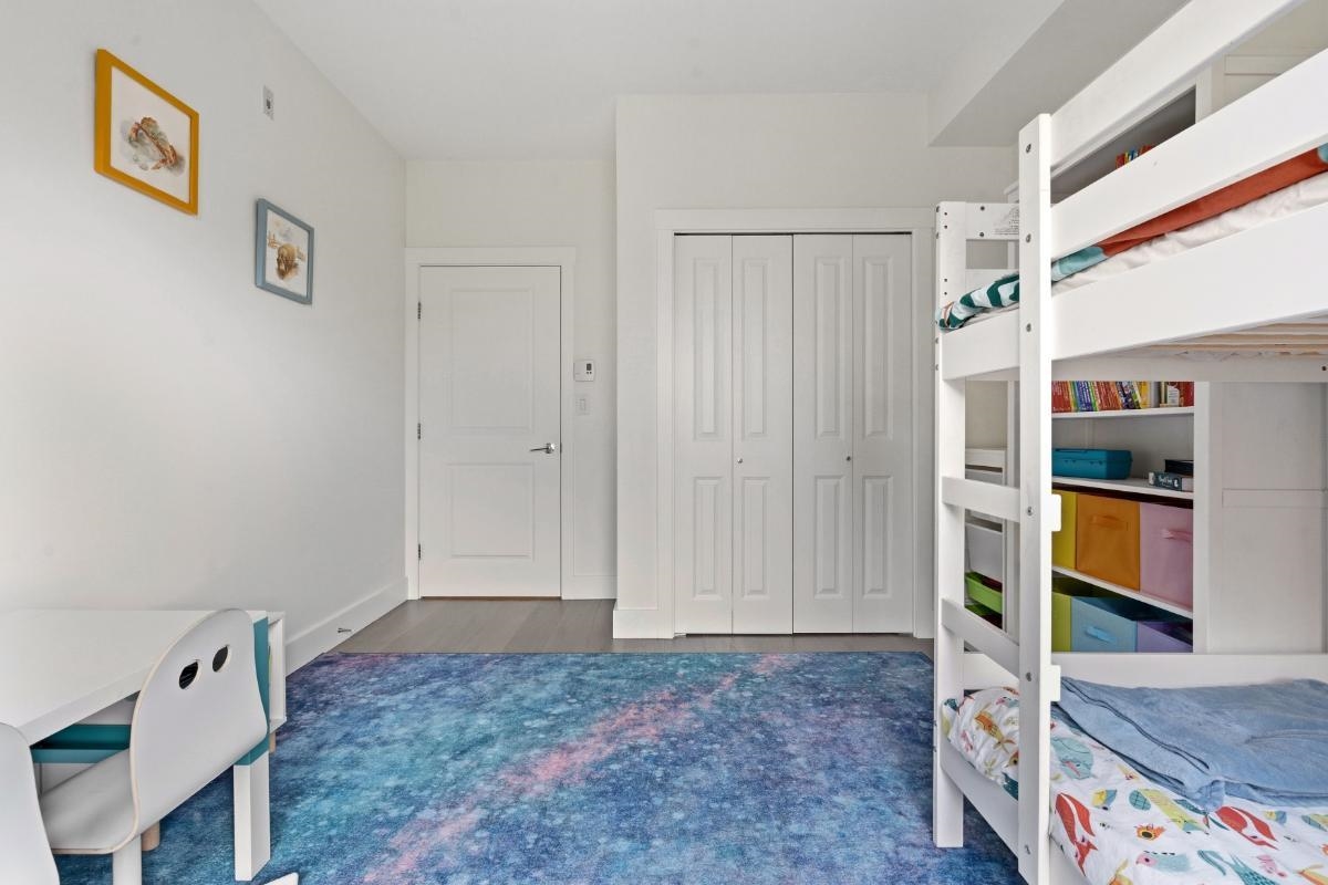 210 6268 EAGLES DRIVE Unit: 210