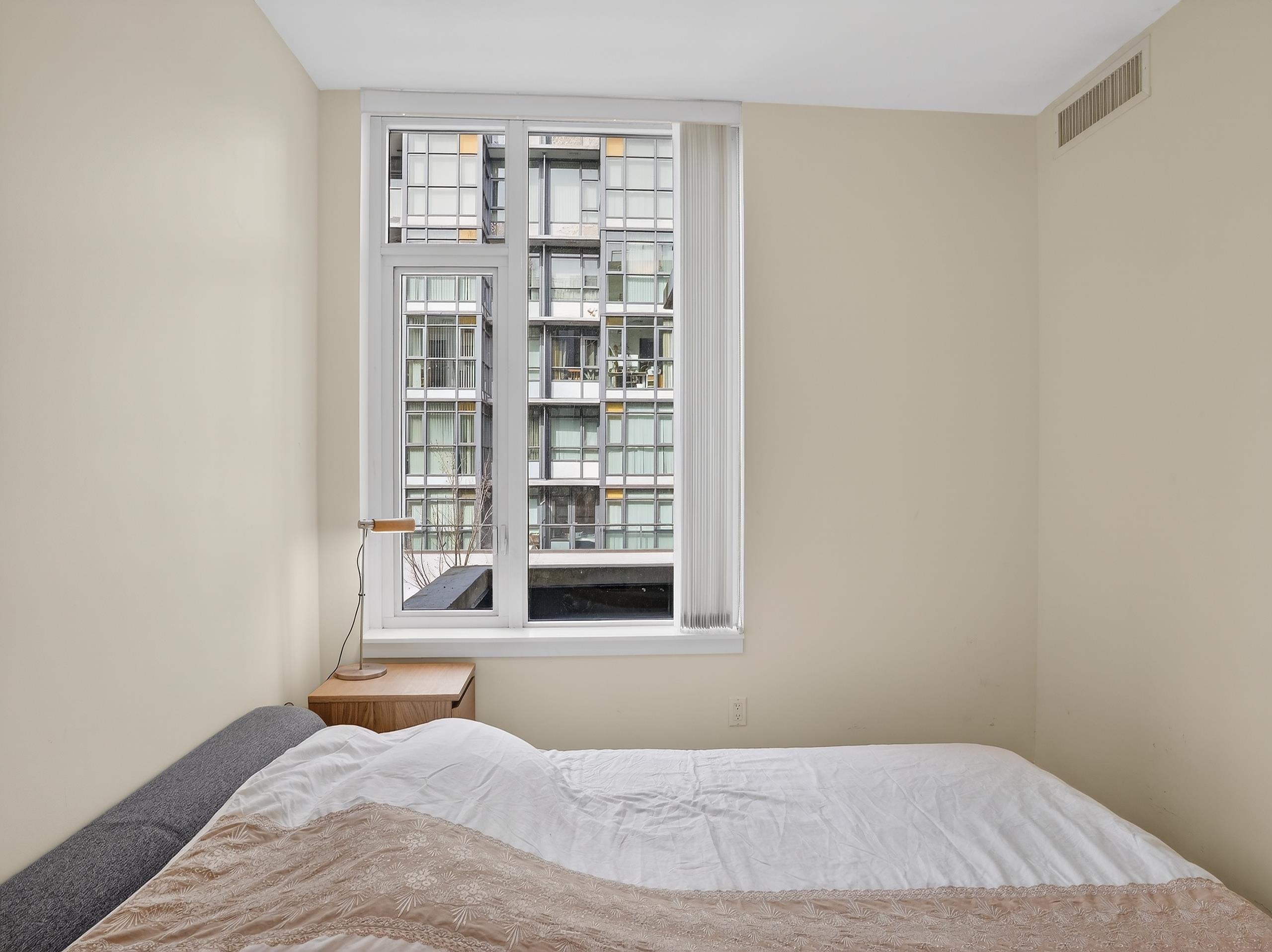 301 2565 MAPLE STREET Unit: 301