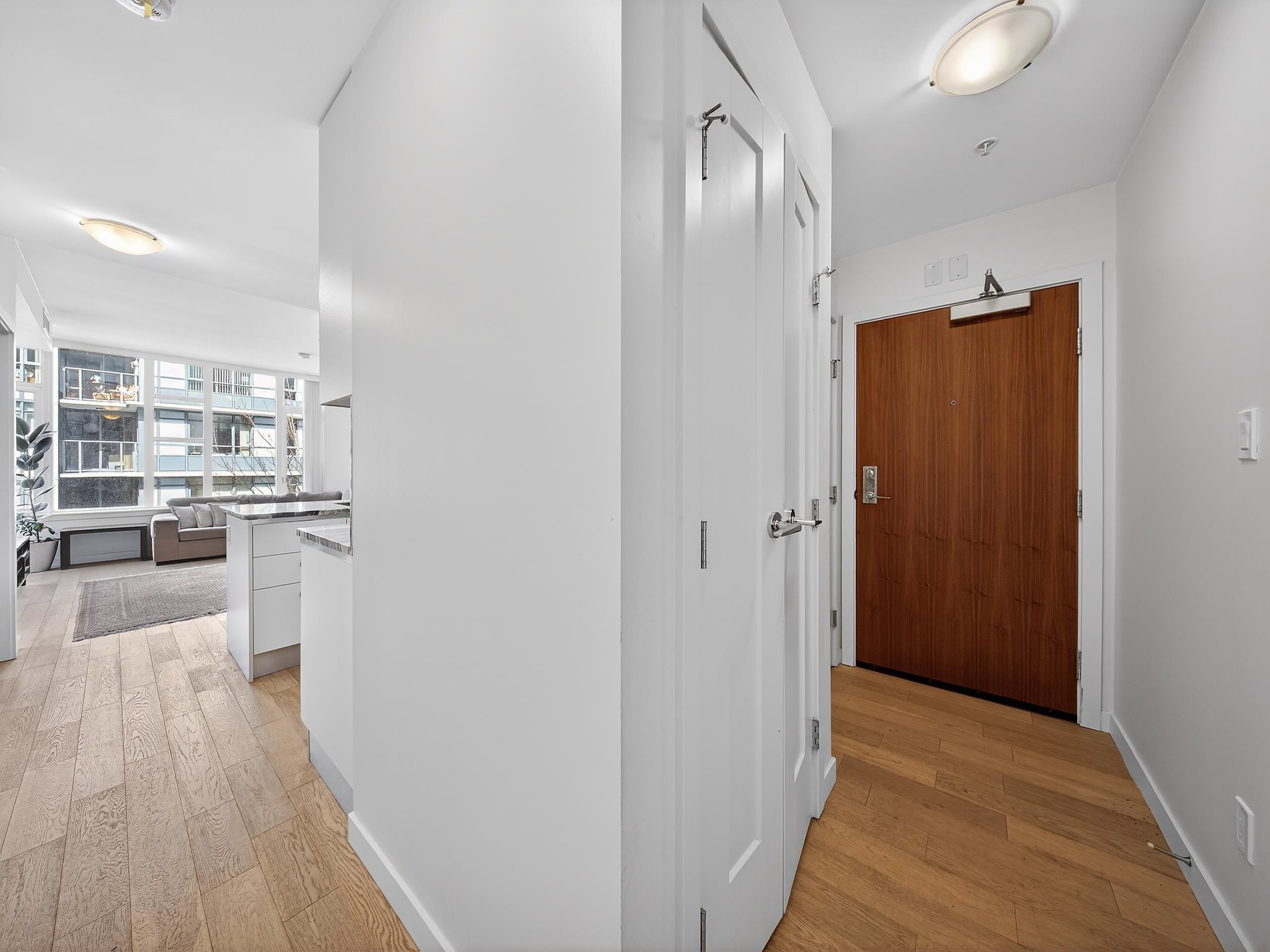 301 2565 MAPLE STREET Unit: 301