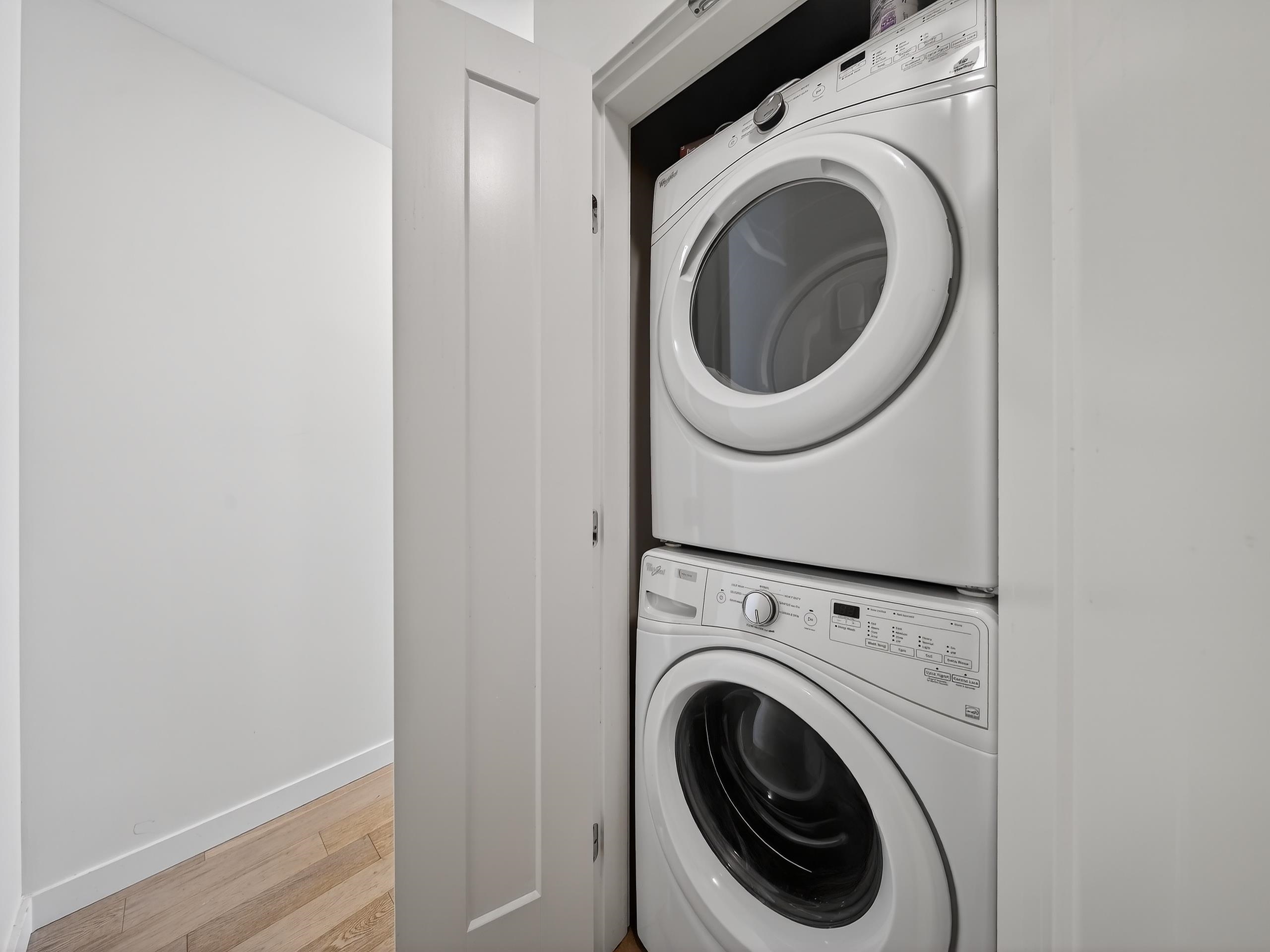 301 2565 MAPLE STREET Unit: 301