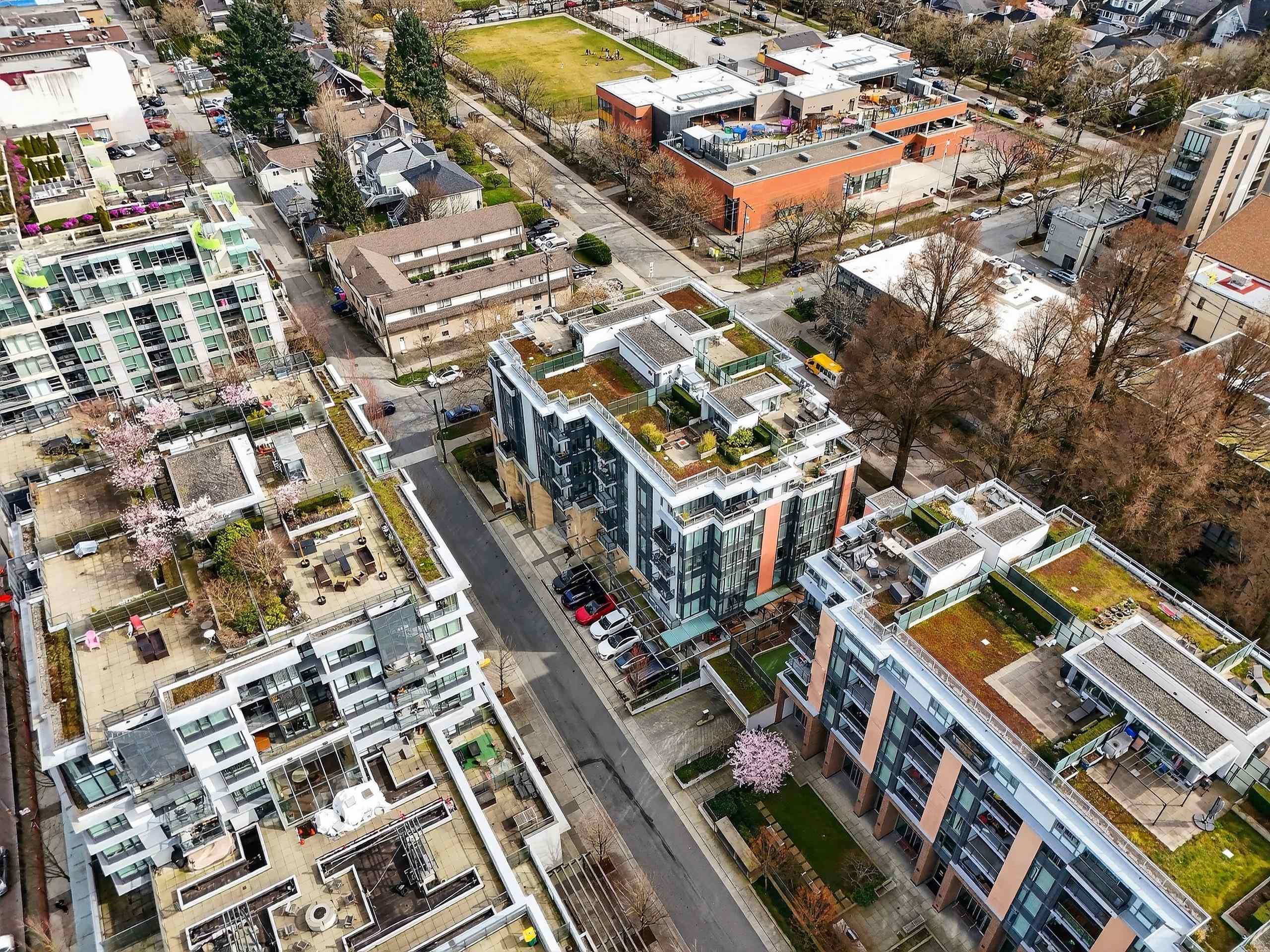 301 2565 MAPLE STREET Unit: 301