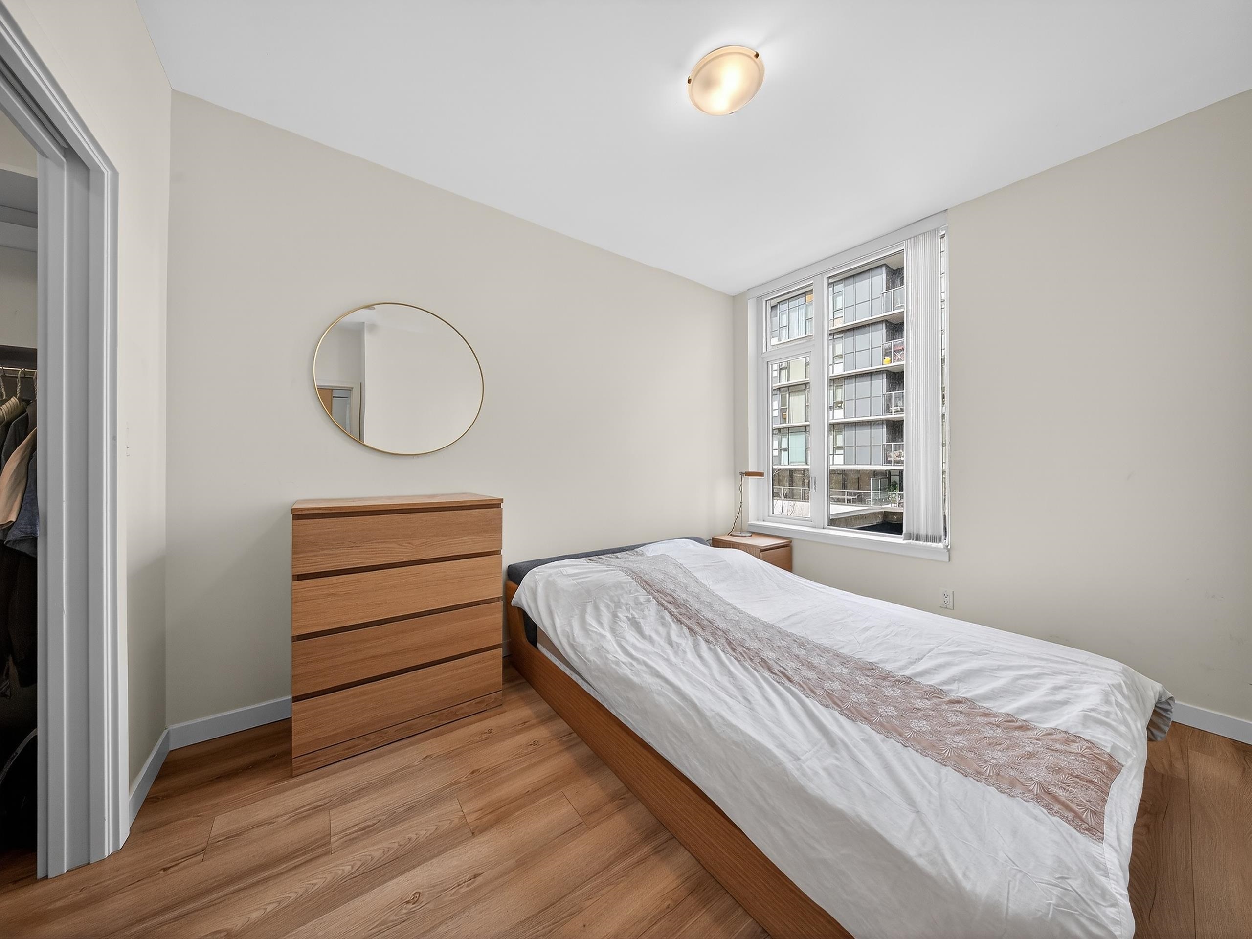 301 2565 MAPLE STREET Unit: 301