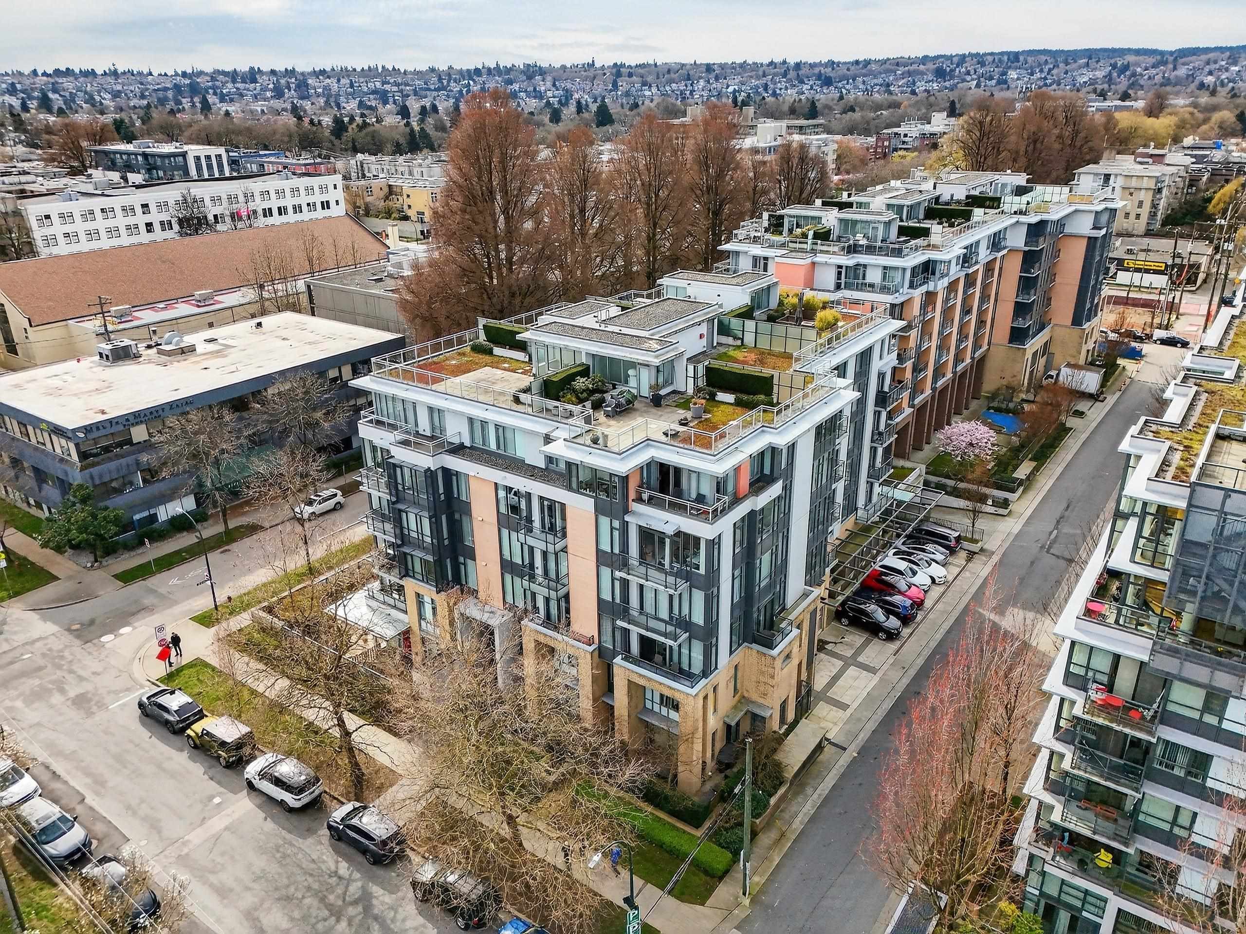 301 2565 MAPLE STREET Unit: 301