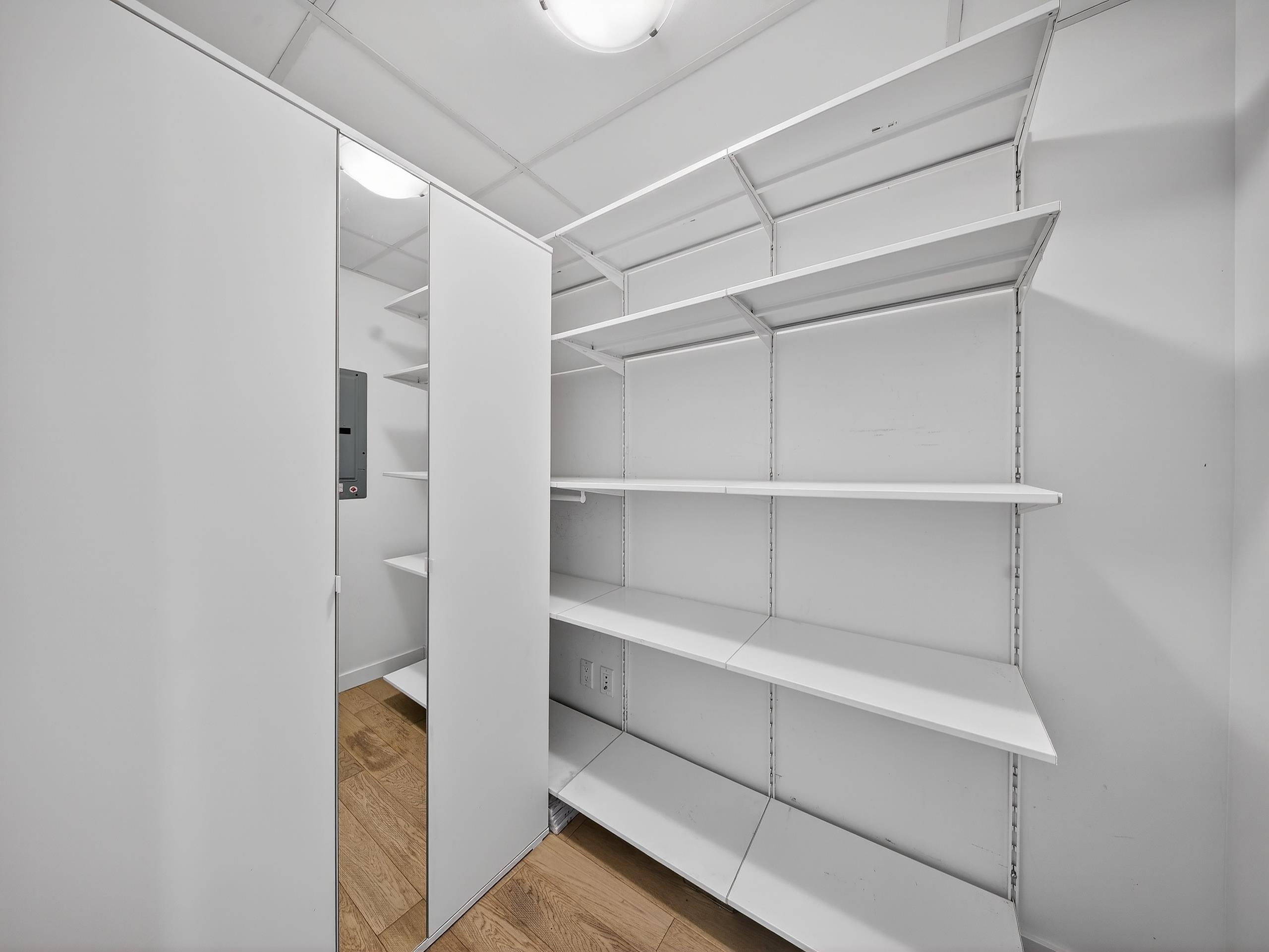 301 2565 MAPLE STREET Unit: 301