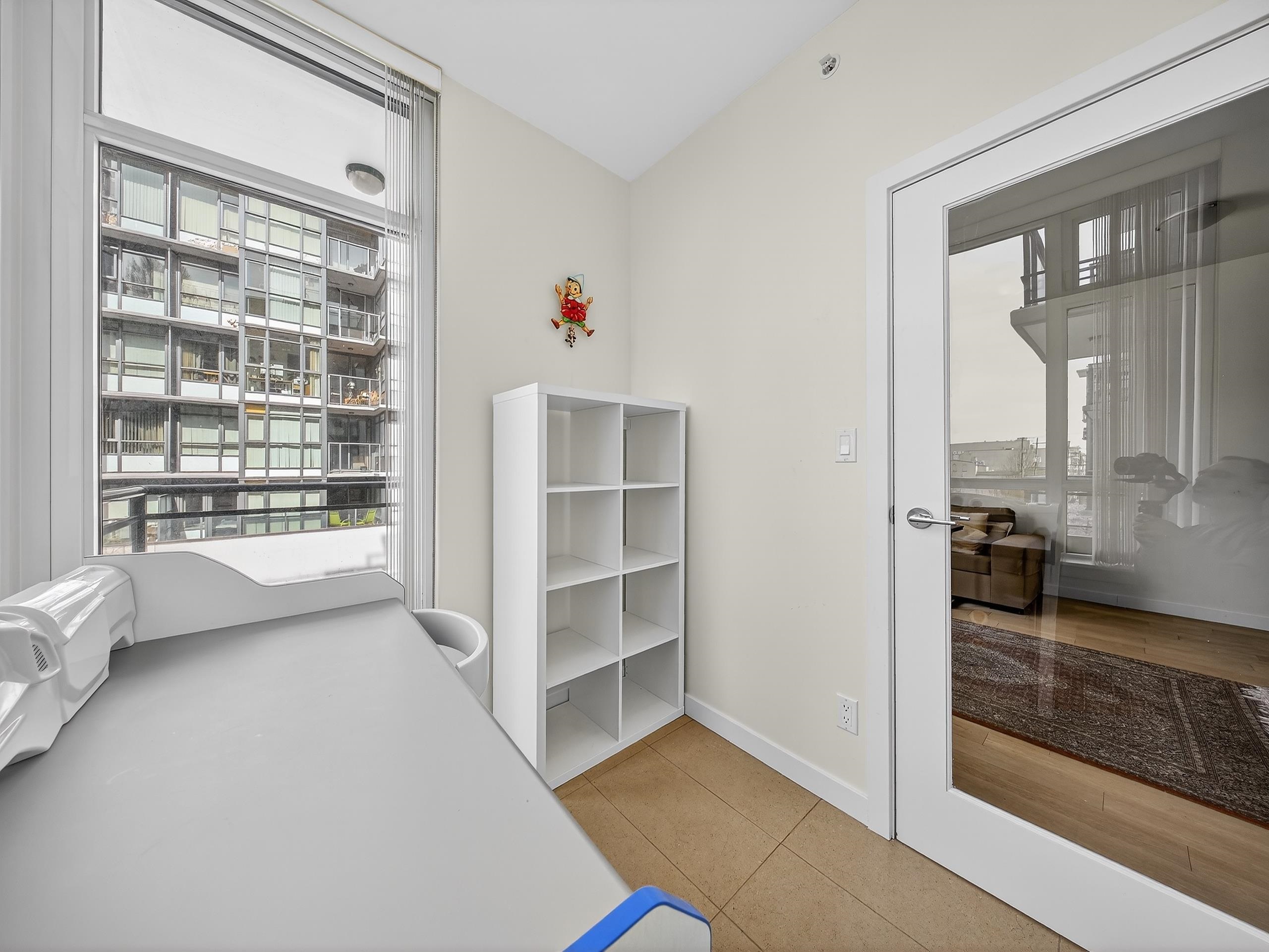 301 2565 MAPLE STREET Unit: 301