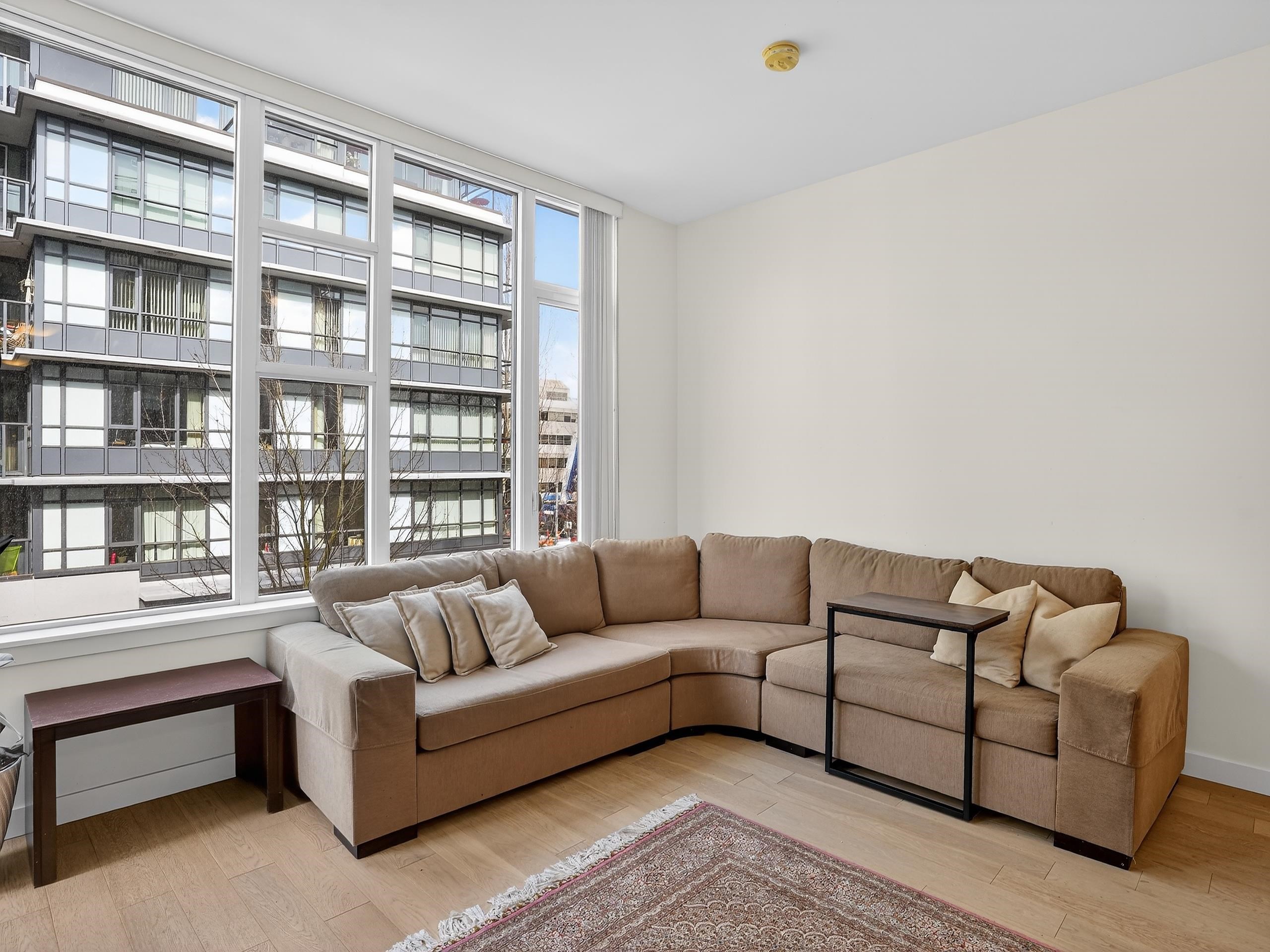 301 2565 MAPLE STREET Unit: 301