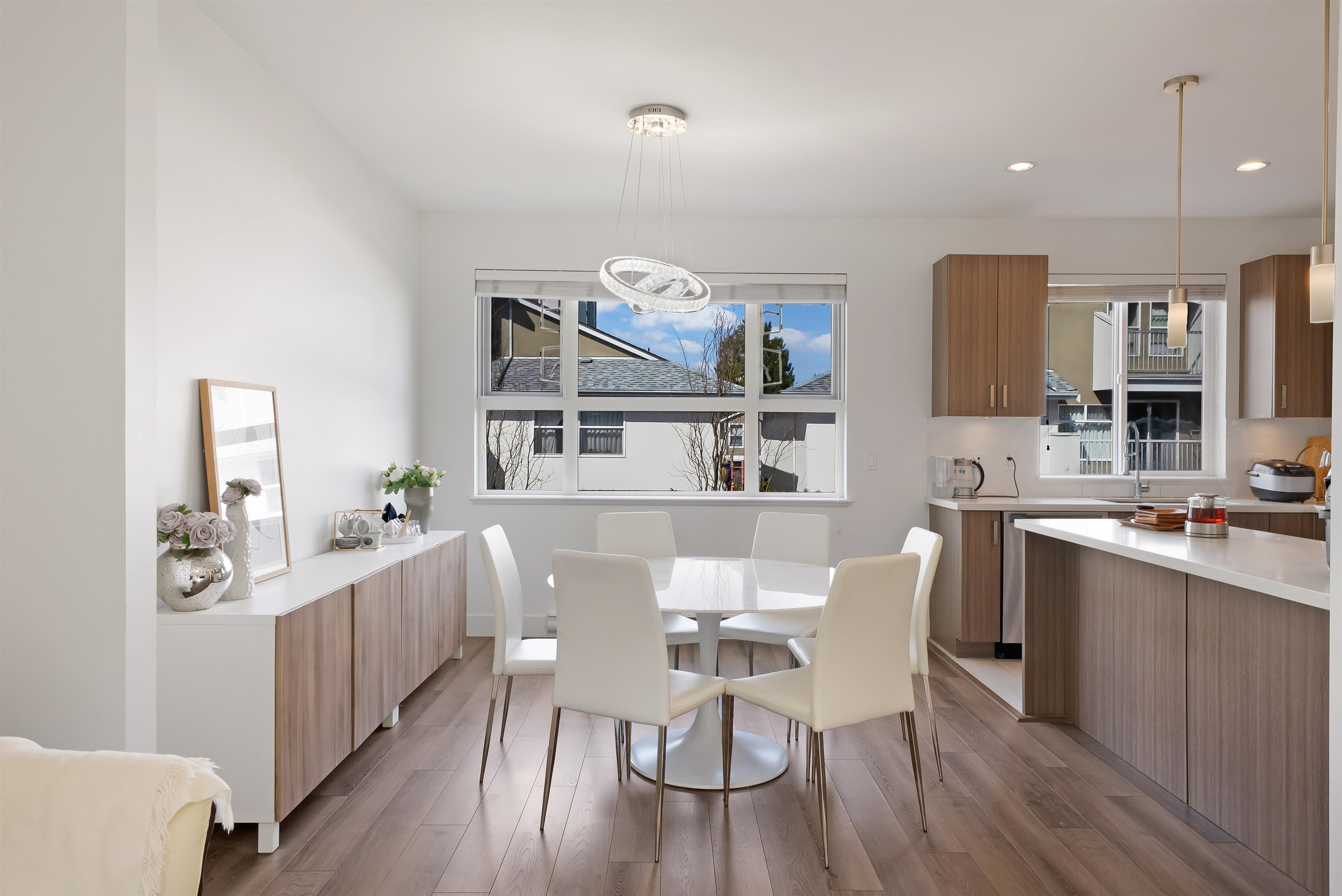 10 7180 GILBERT ROAD Unit: 10