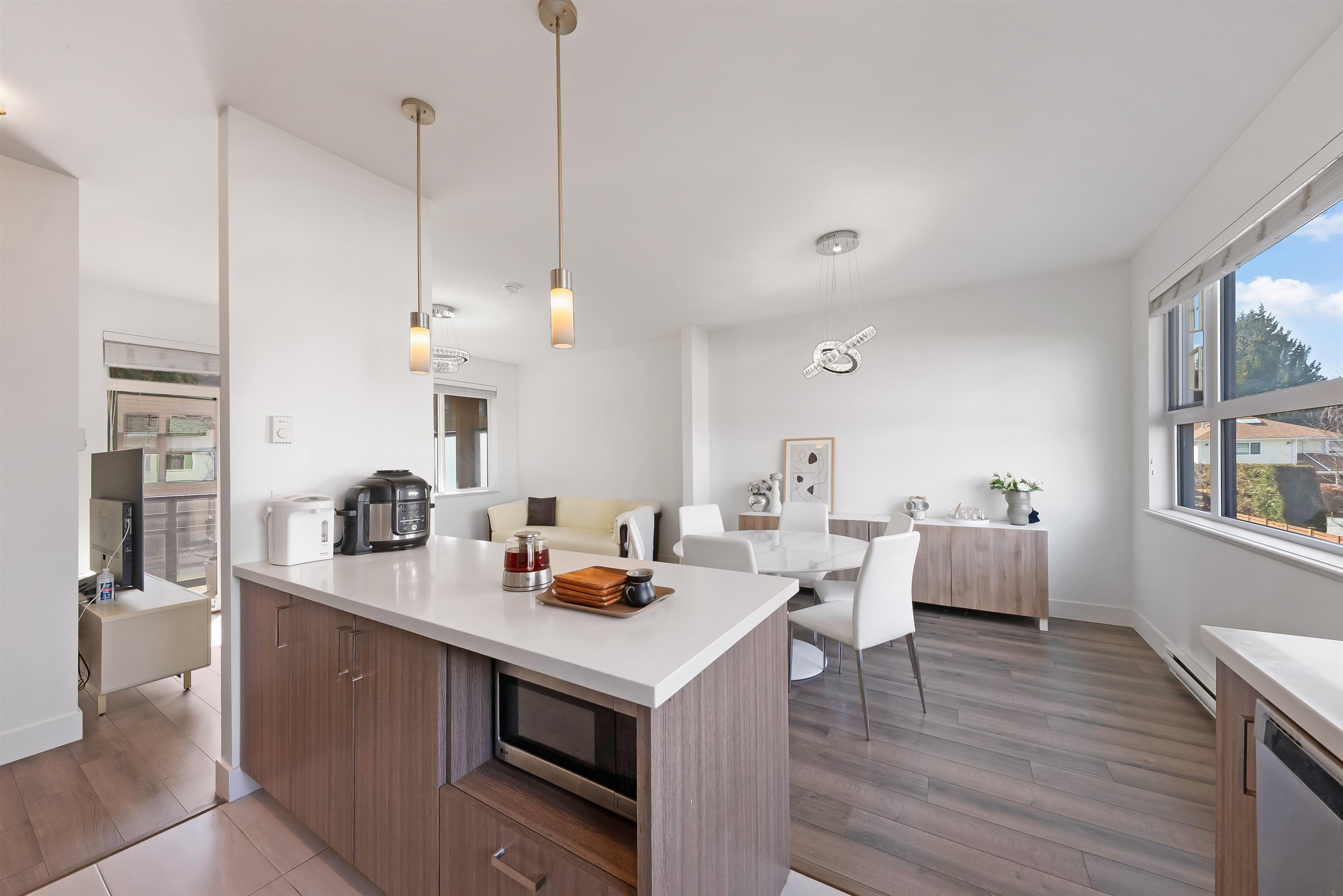 10 7180 GILBERT ROAD Unit: 10