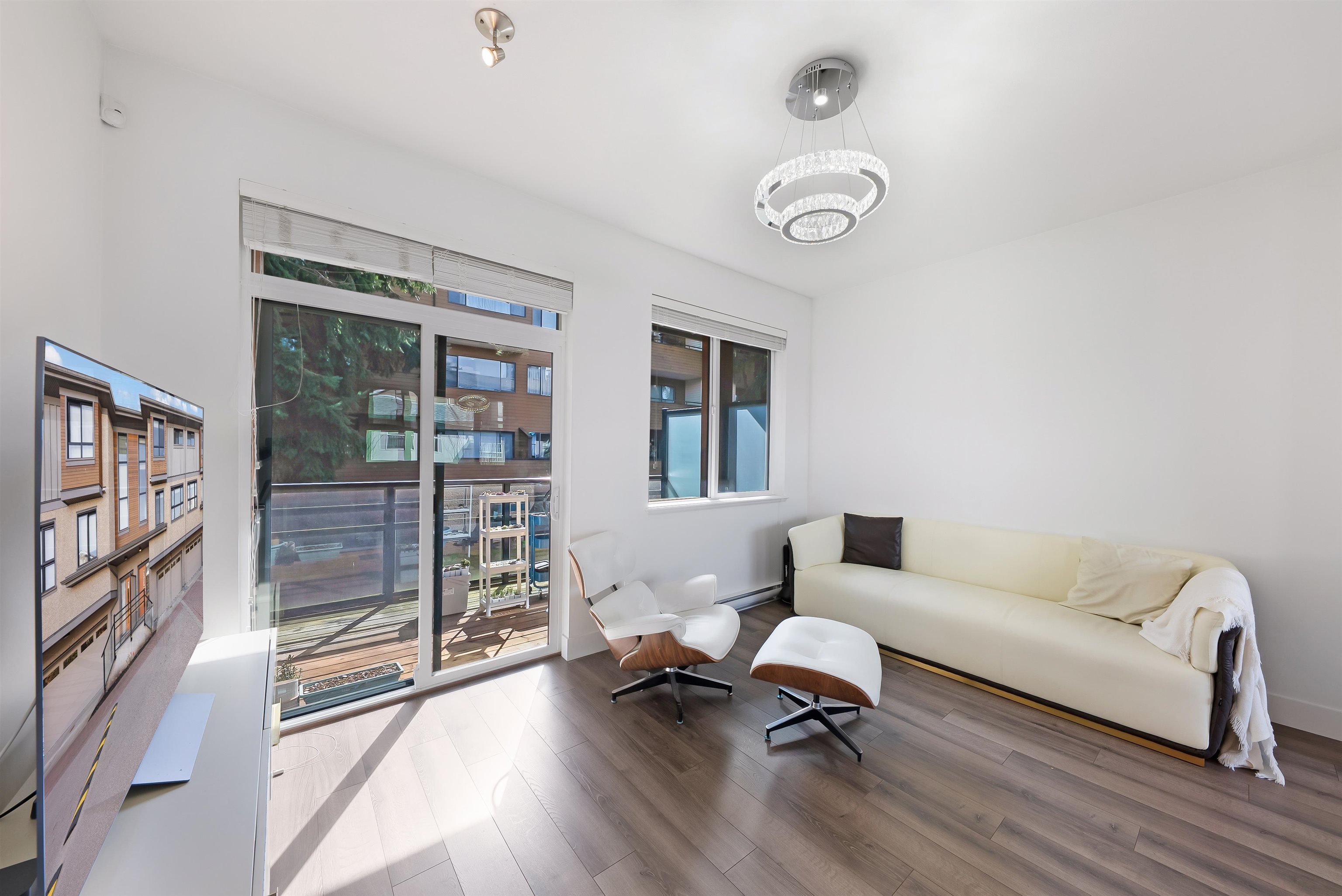 10 7180 GILBERT ROAD Unit: 10