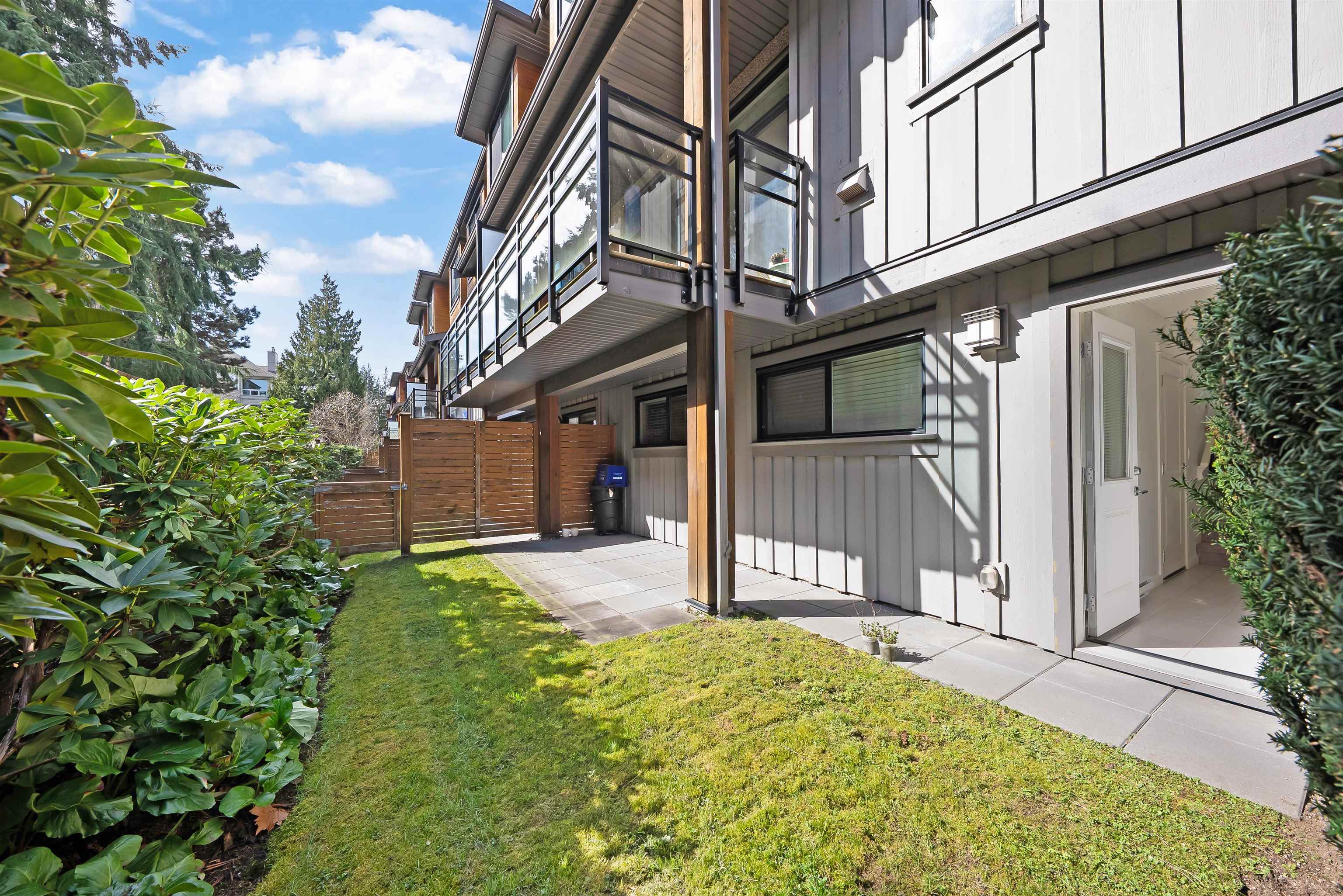 10 7180 GILBERT ROAD Unit: 10