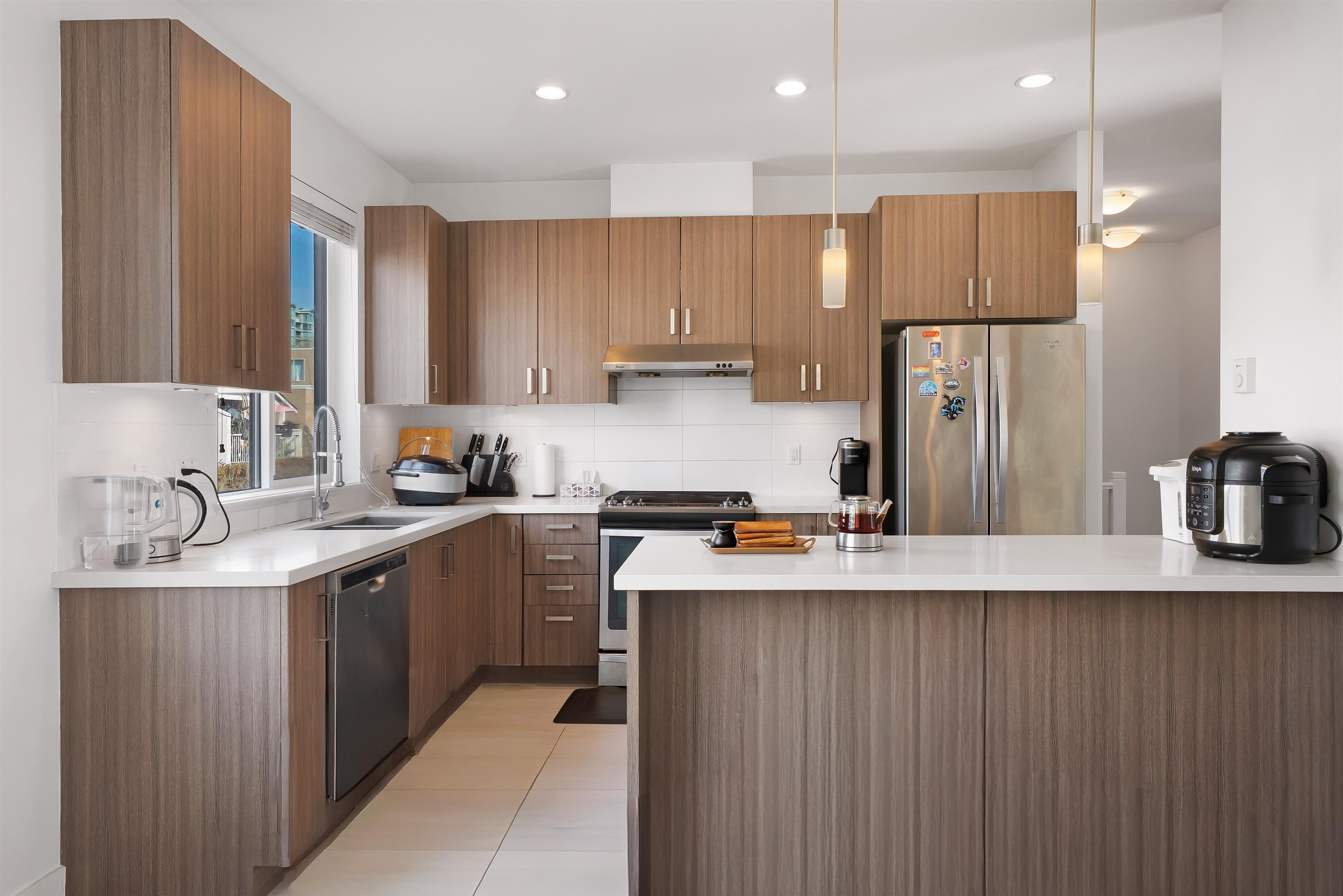 10 7180 GILBERT ROAD Unit: 10