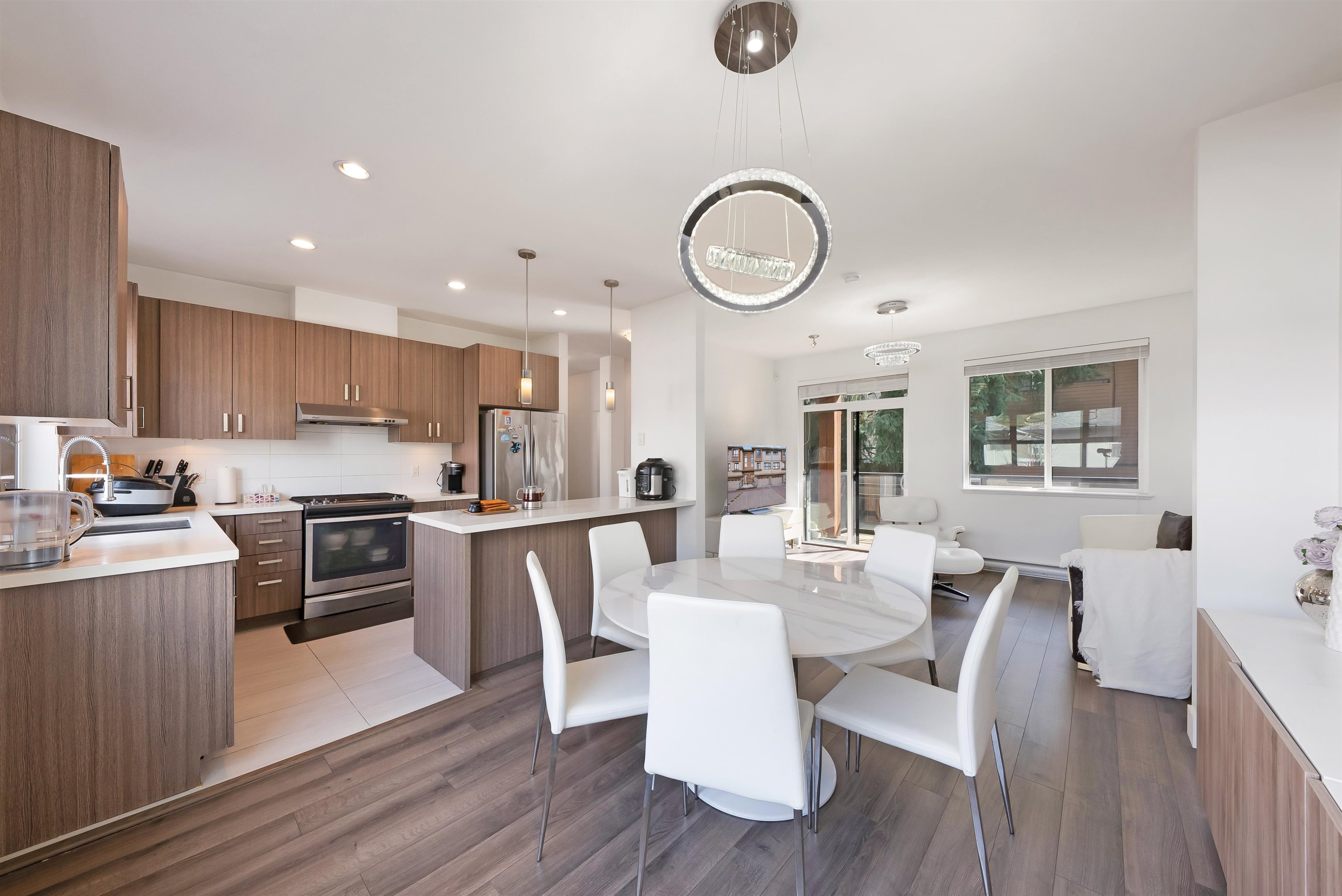 10 7180 GILBERT ROAD Unit: 10