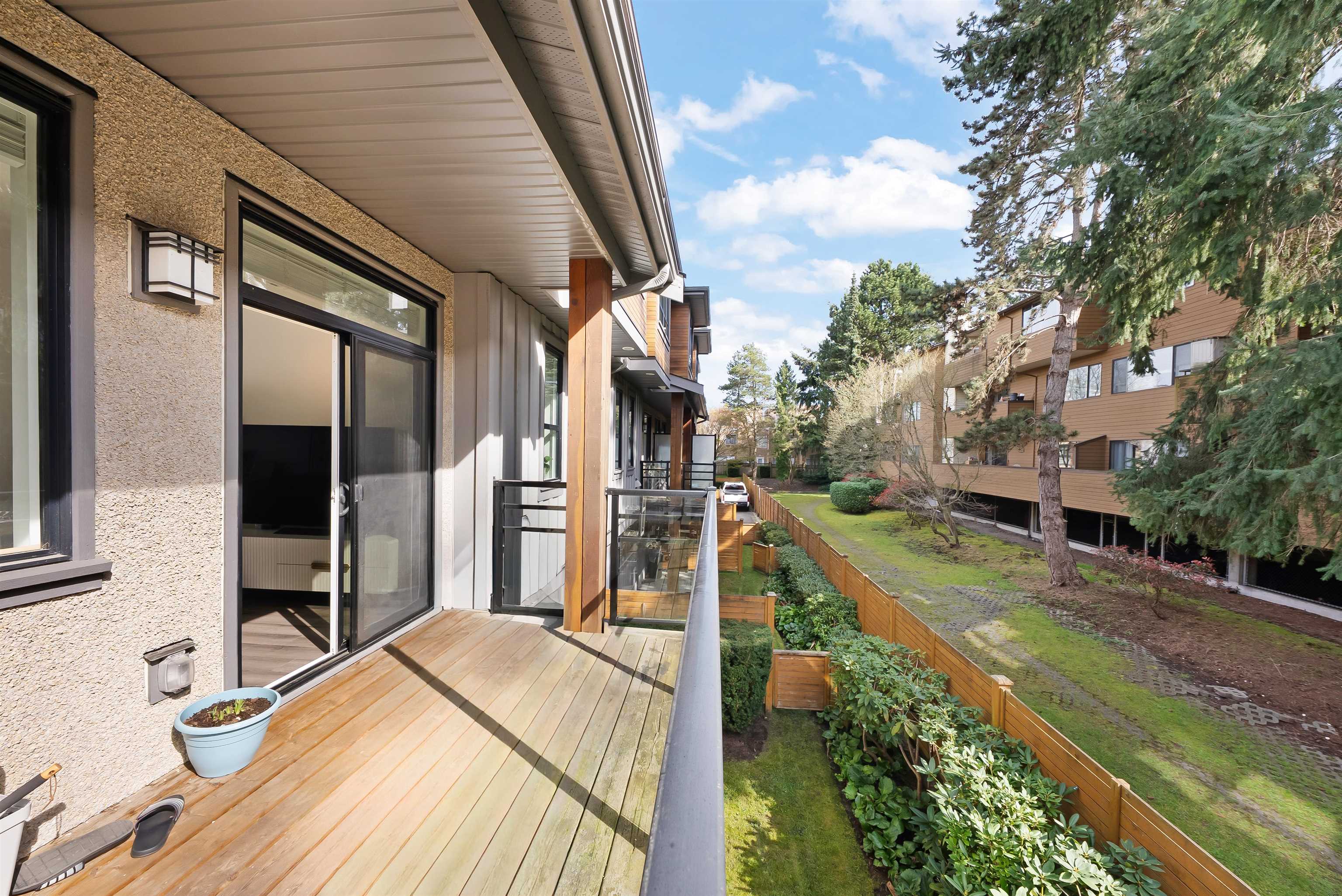 10 7180 GILBERT ROAD Unit: 10