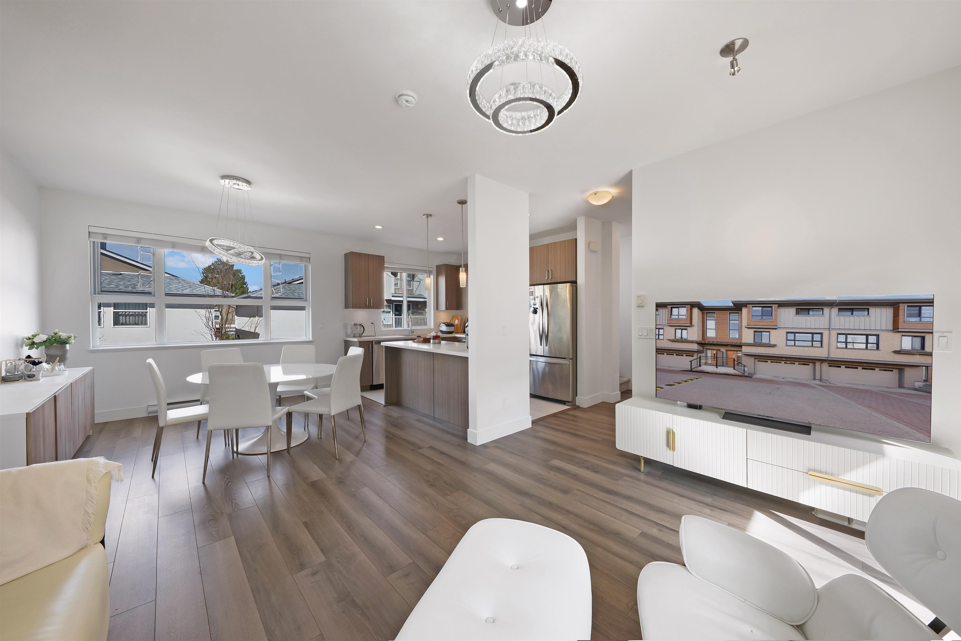 10 7180 GILBERT ROAD Unit: 10