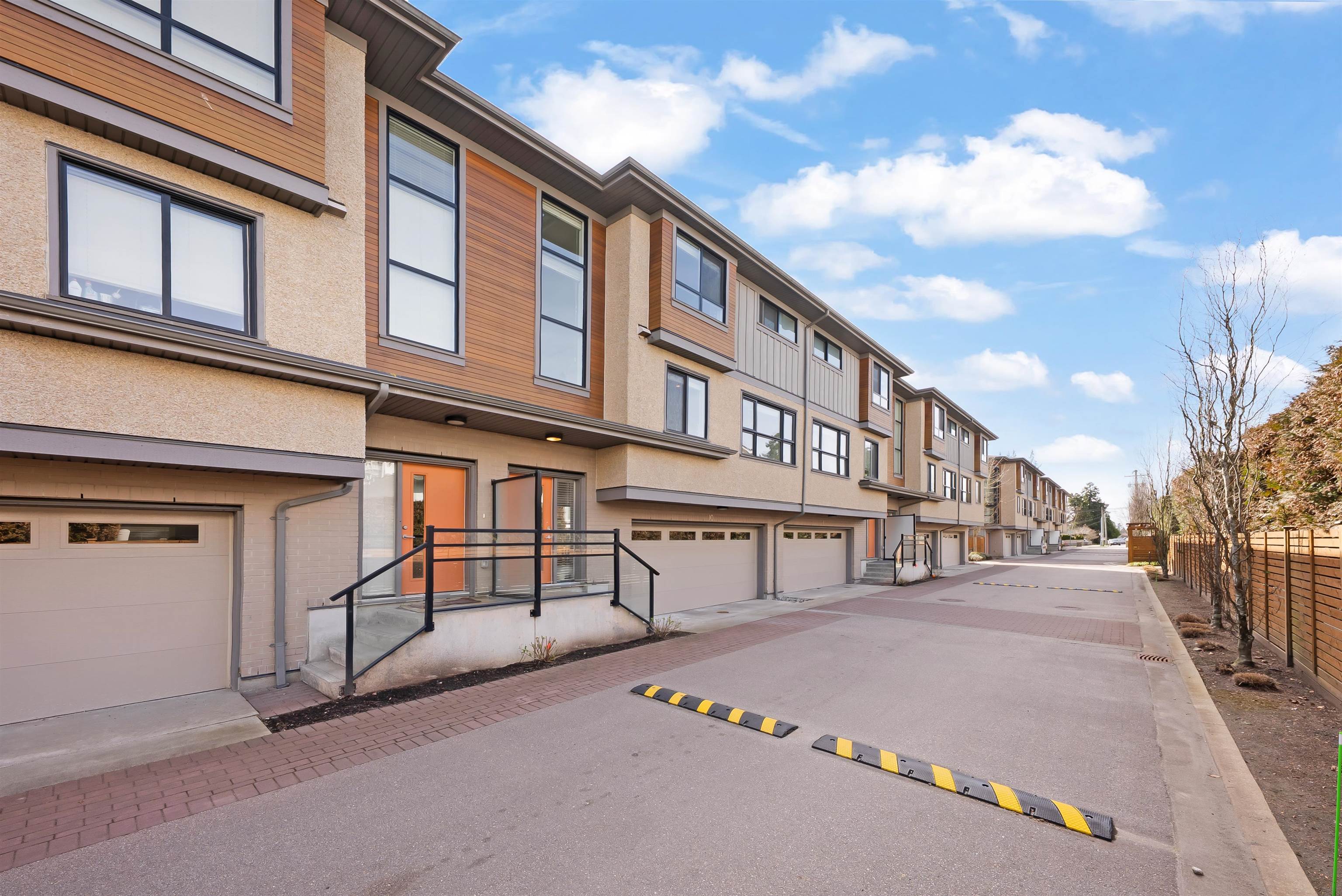 10 7180 GILBERT ROAD Unit: 10