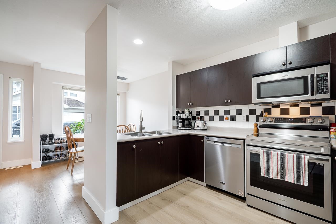 24 11870 232 STREET Unit: 24