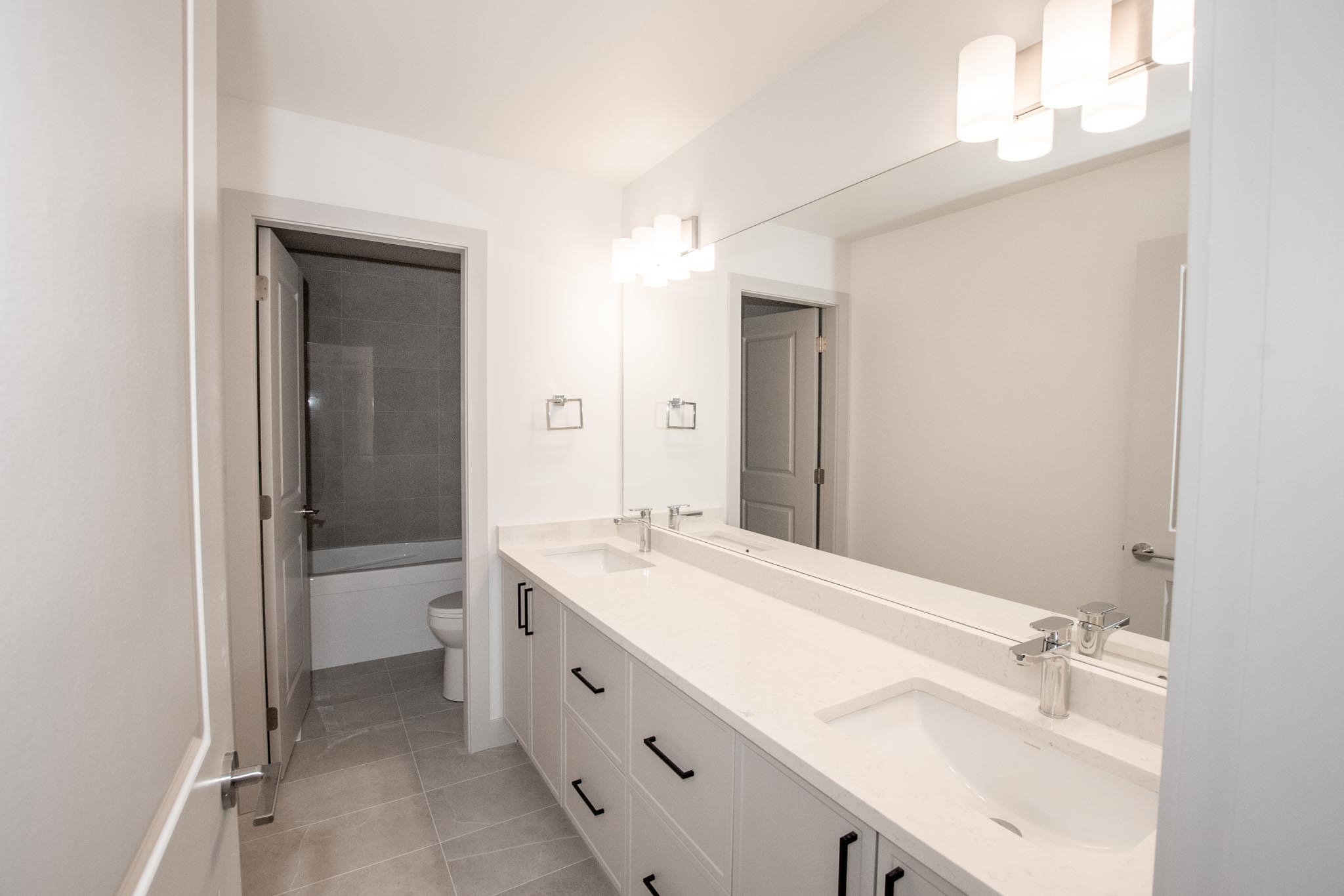 1 7138 MARBLE HILL ROAD Unit: 1