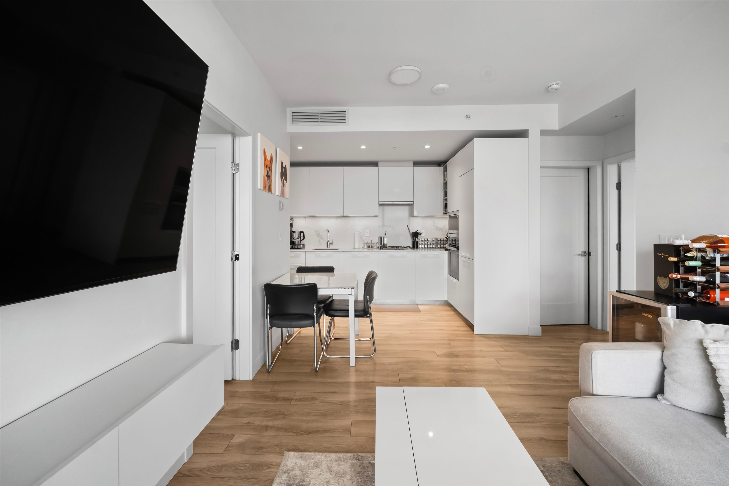 2501 6699 DUNBLANE AVENUE Unit: 2501