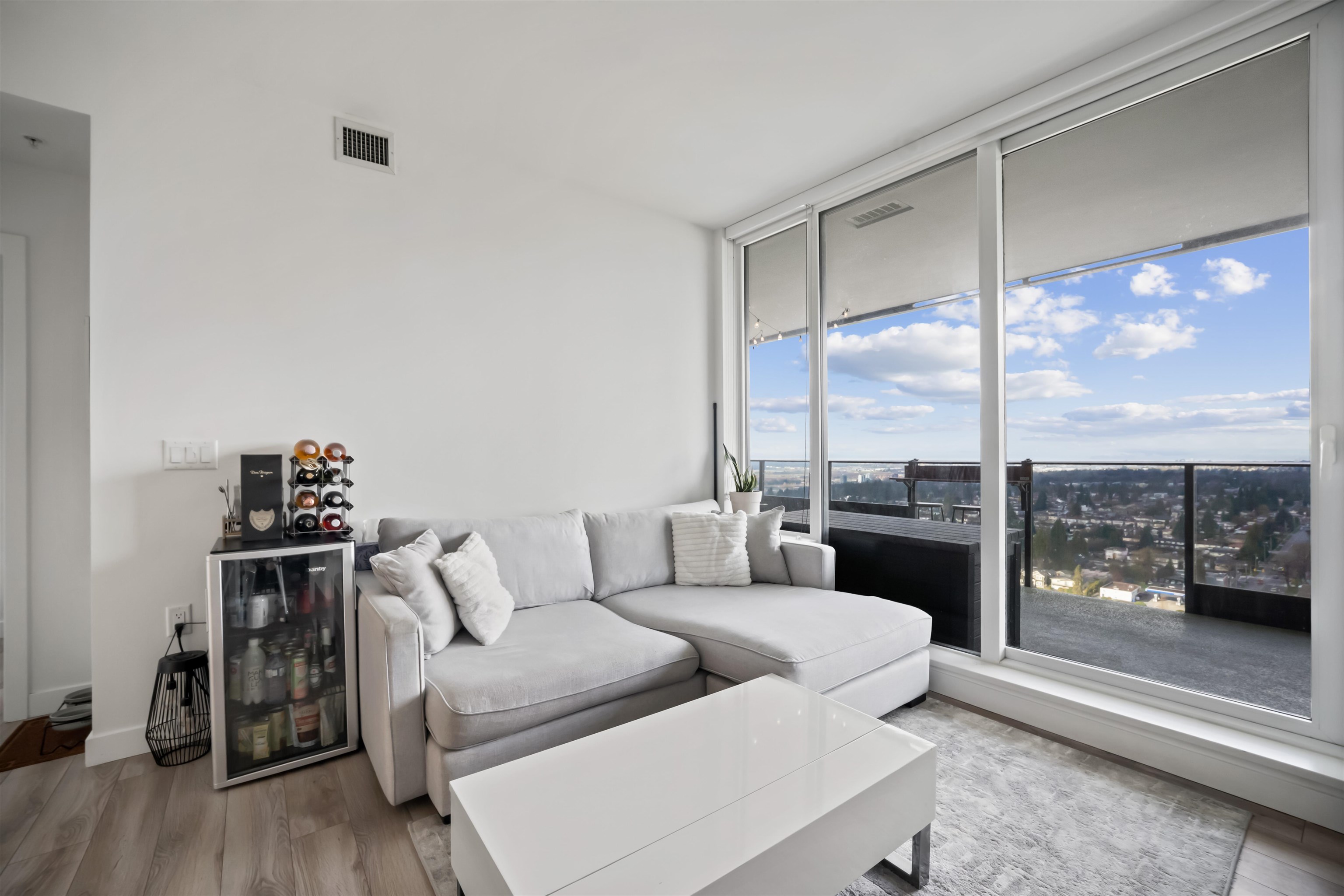 2501 6699 DUNBLANE AVENUE Unit: 2501