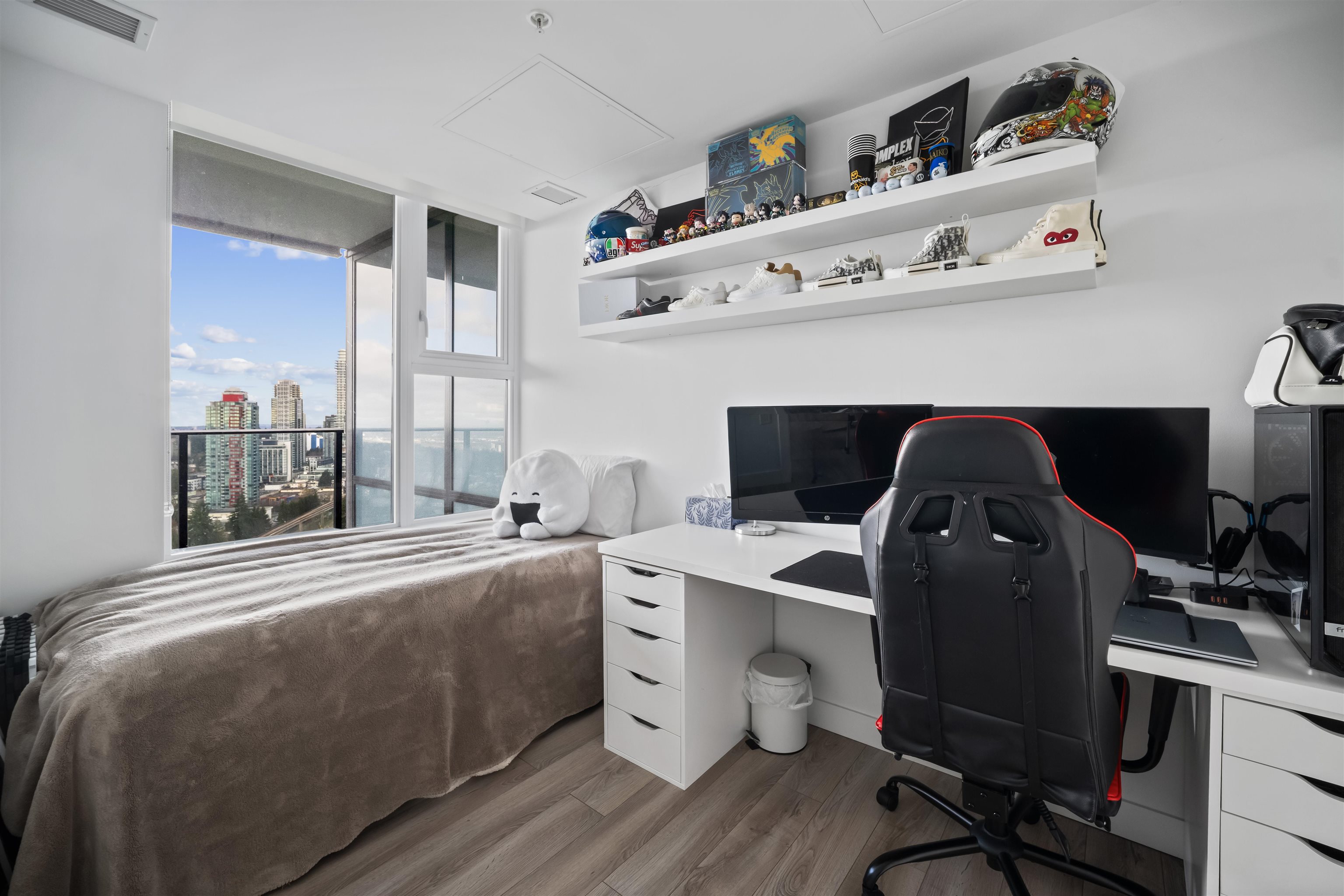 2501 6699 DUNBLANE AVENUE Unit: 2501