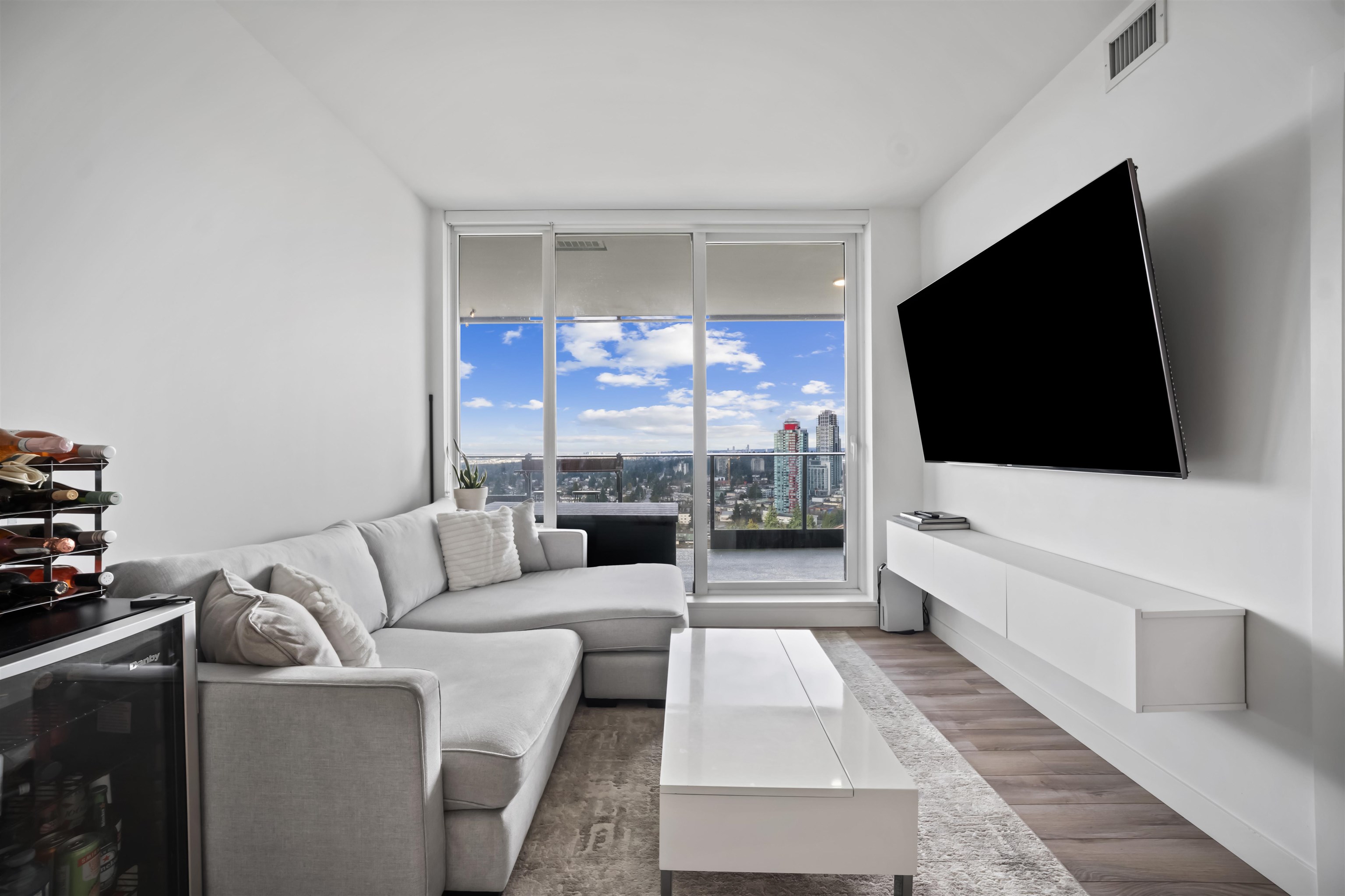 2501 6699 DUNBLANE AVENUE Unit: 2501