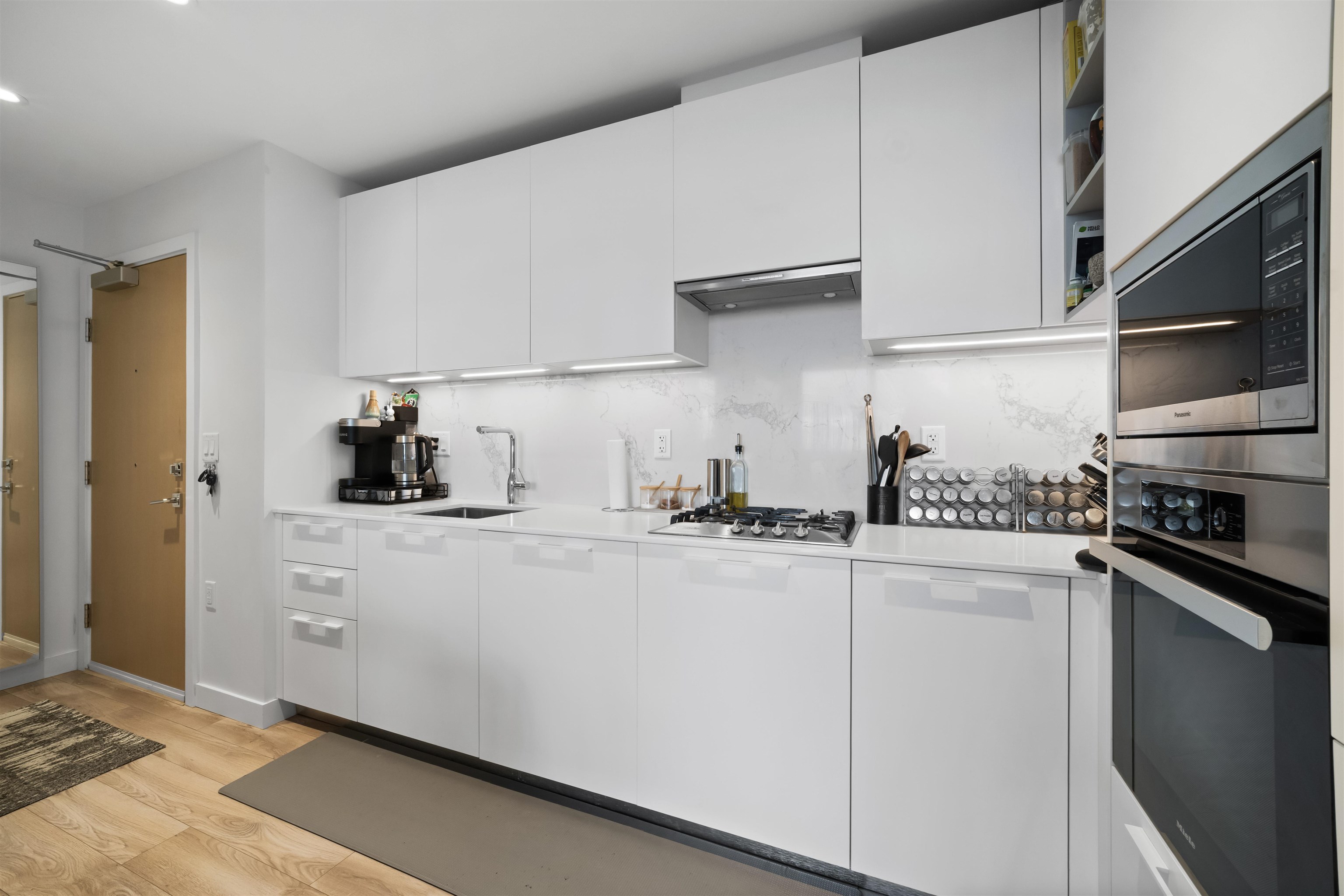 2501 6699 DUNBLANE AVENUE Unit: 2501