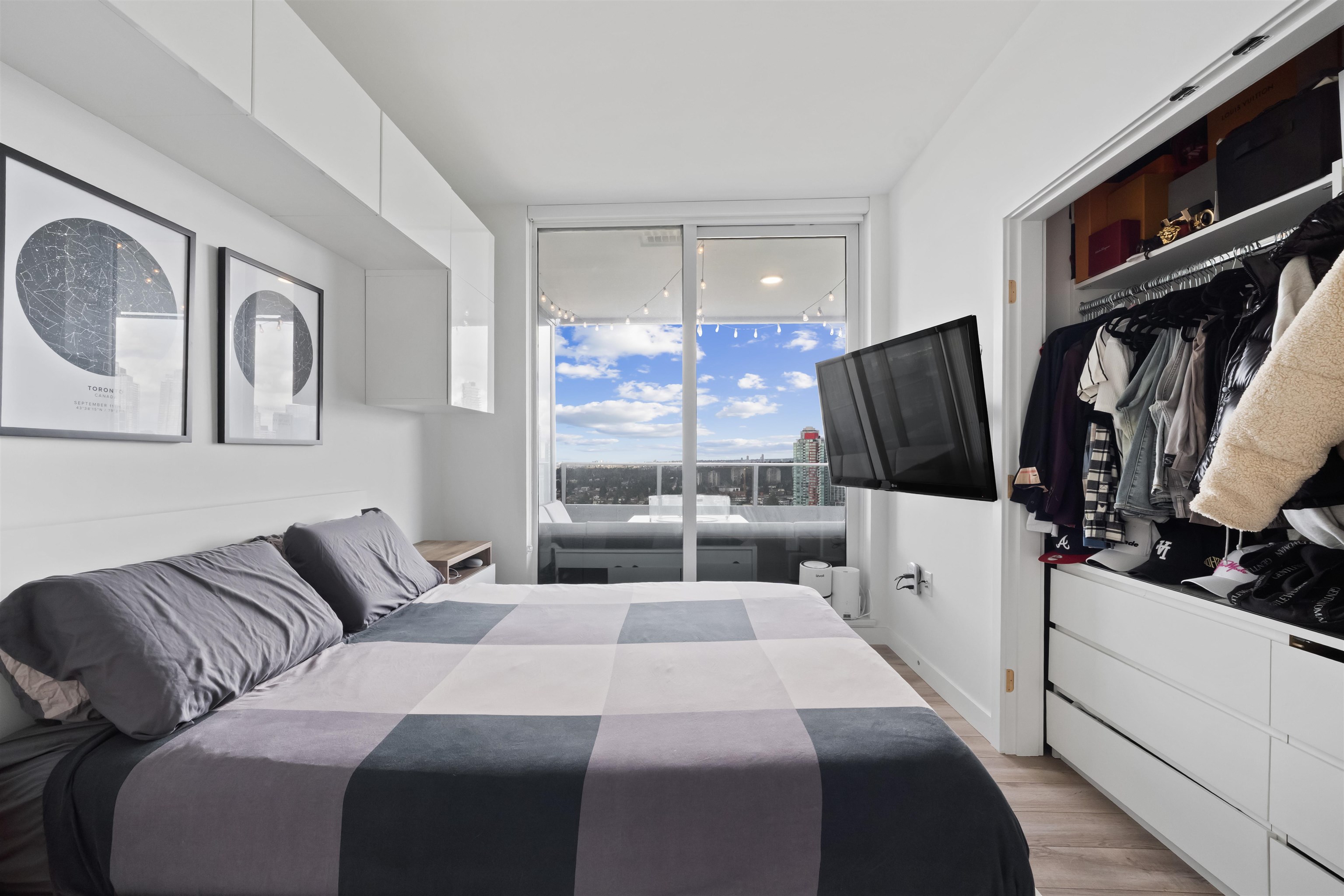 2501 6699 DUNBLANE AVENUE Unit: 2501