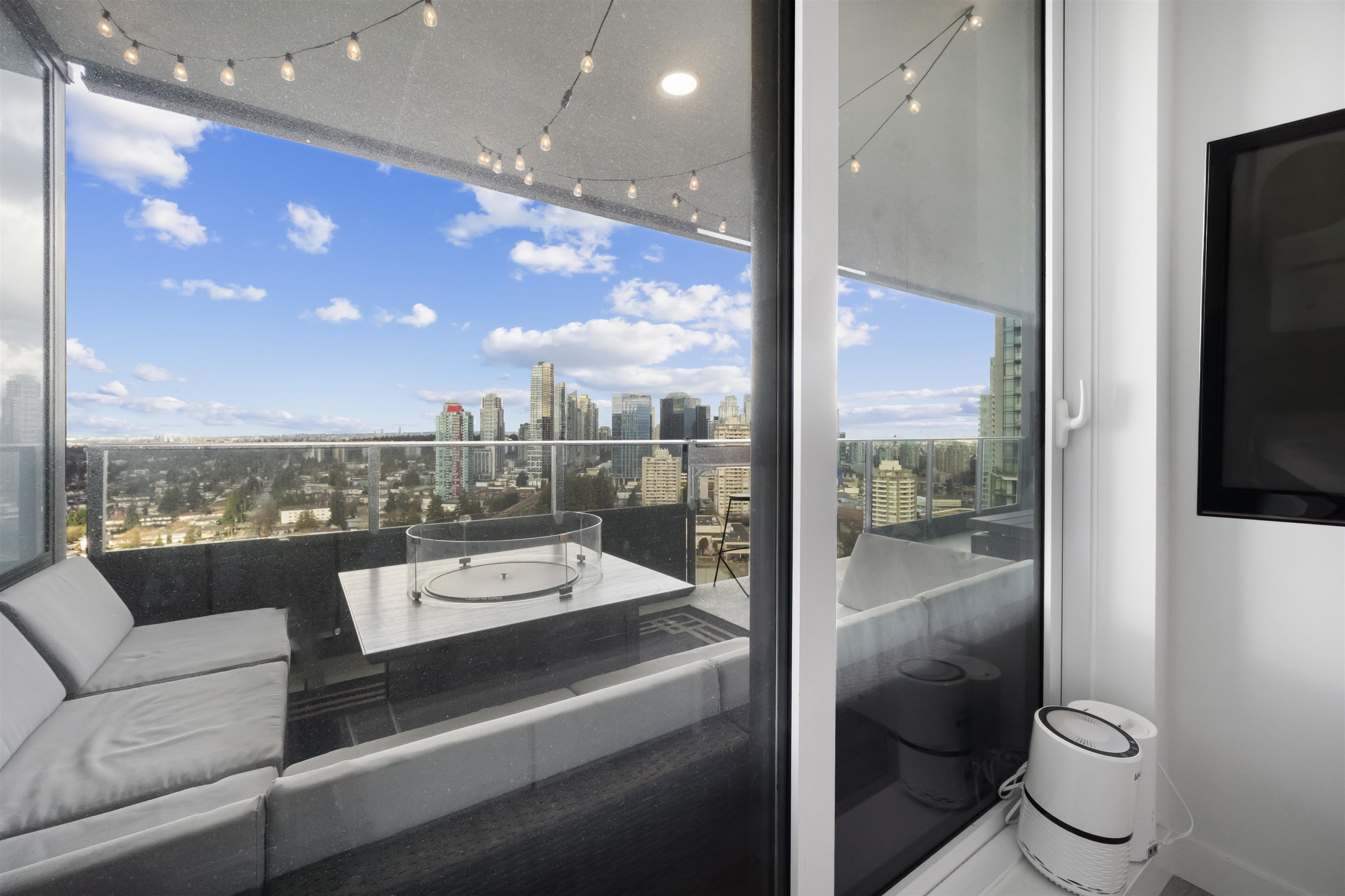 2501 6699 DUNBLANE AVENUE Unit: 2501