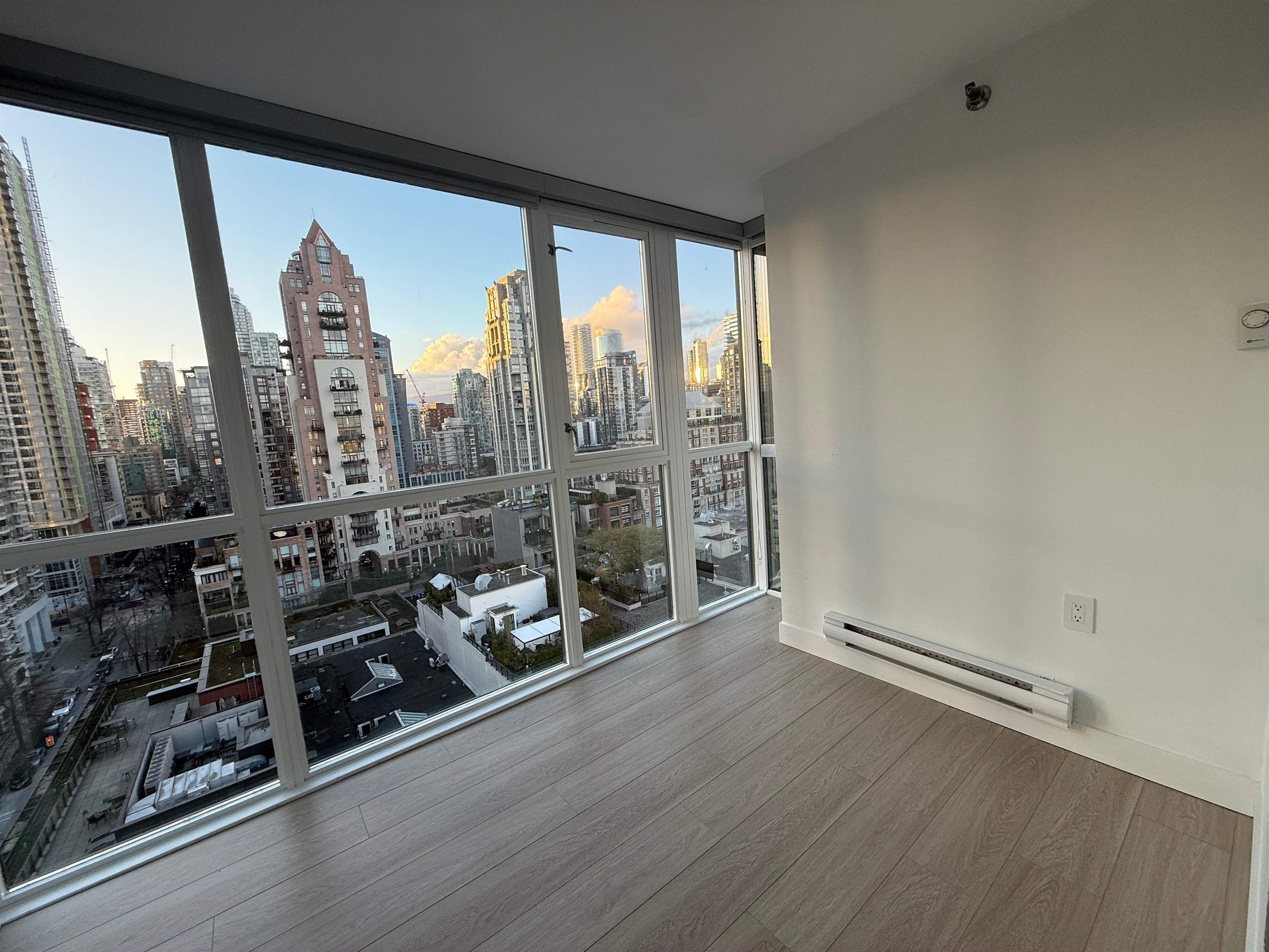 1801 289 DRAKE STREET Unit: 1801