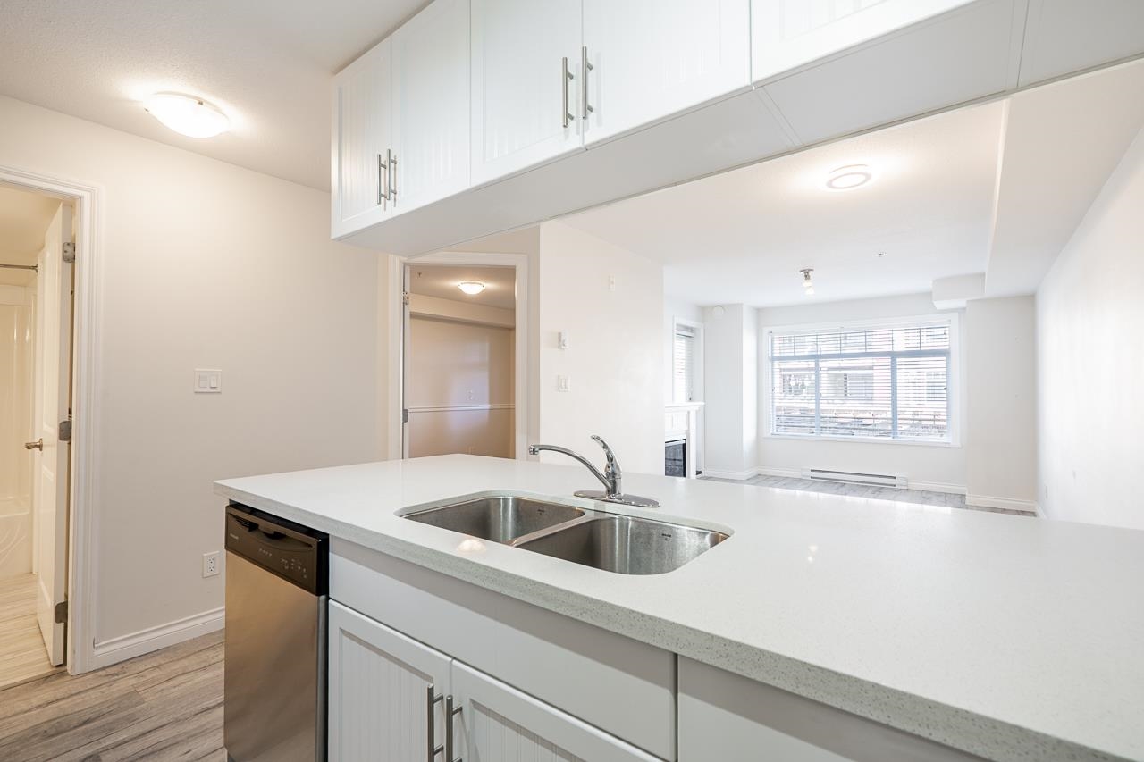 215 5650 201A STREET Unit: 215