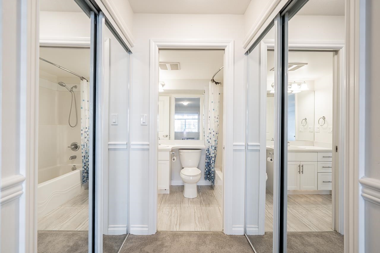 215 5650 201A STREET Unit: 215