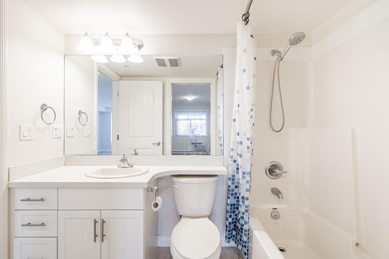 215 5650 201A STREET Unit: 215
