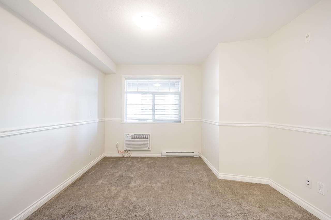 215 5650 201A STREET Unit: 215