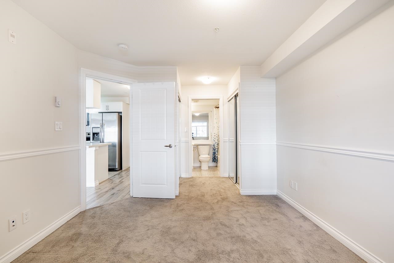 215 5650 201A STREET Unit: 215