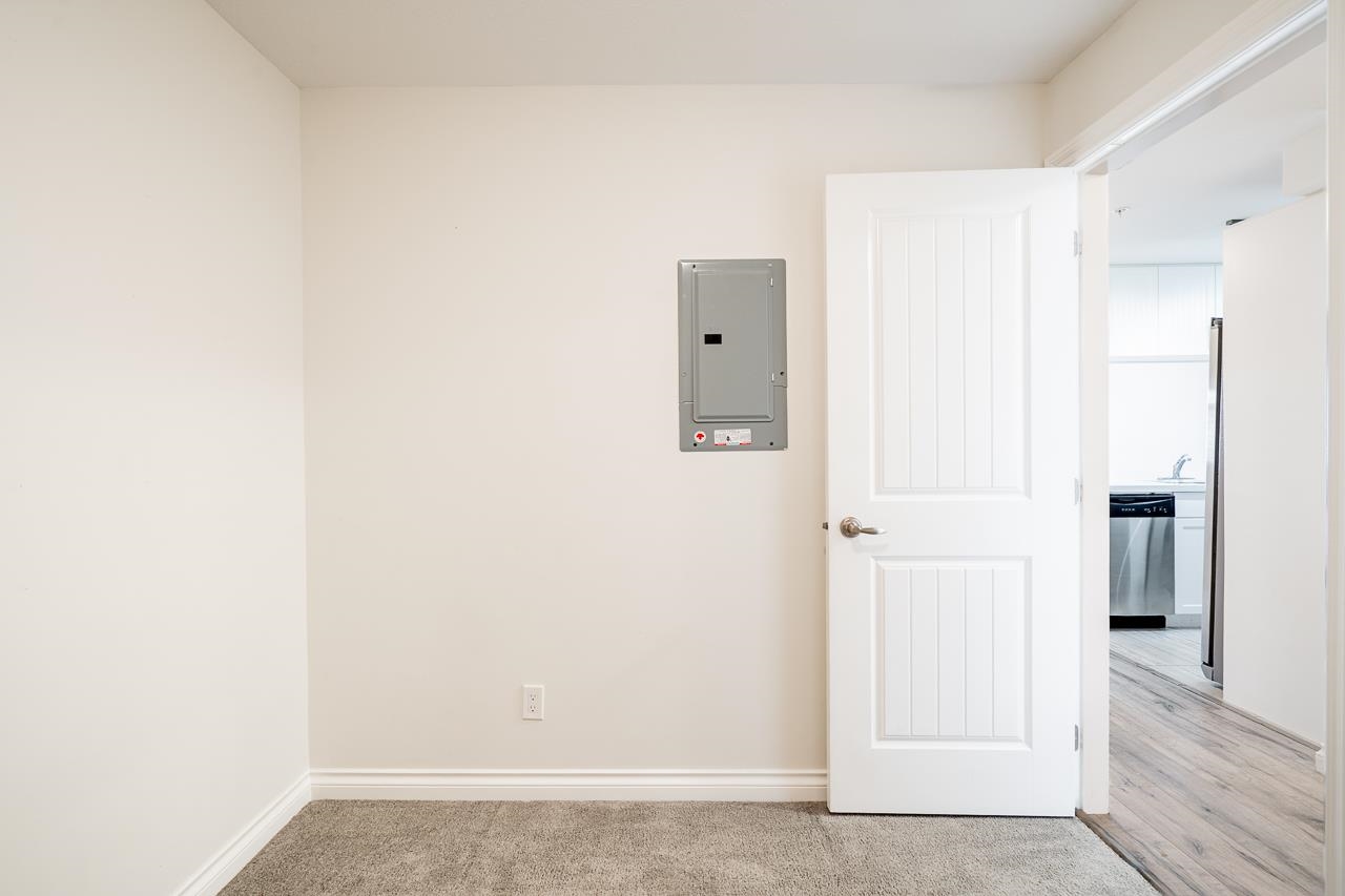 215 5650 201A STREET Unit: 215
