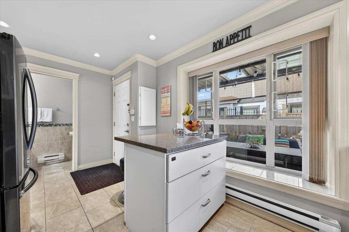 7012 GRIFFITHS AVENUE