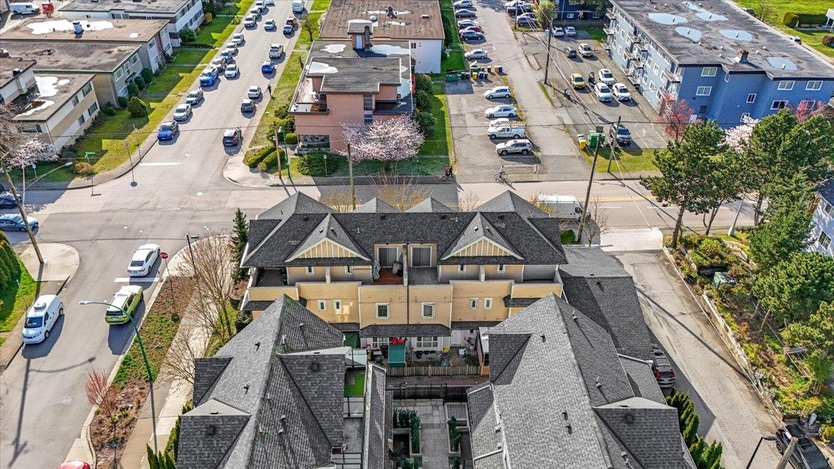 7012 GRIFFITHS AVENUE