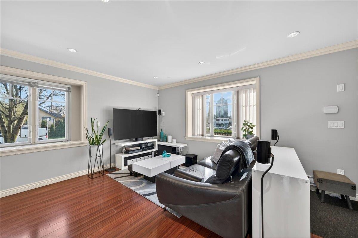 7012 GRIFFITHS AVENUE