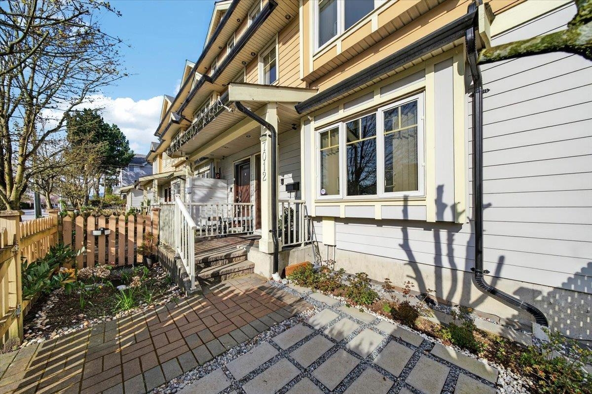 7012 GRIFFITHS AVENUE