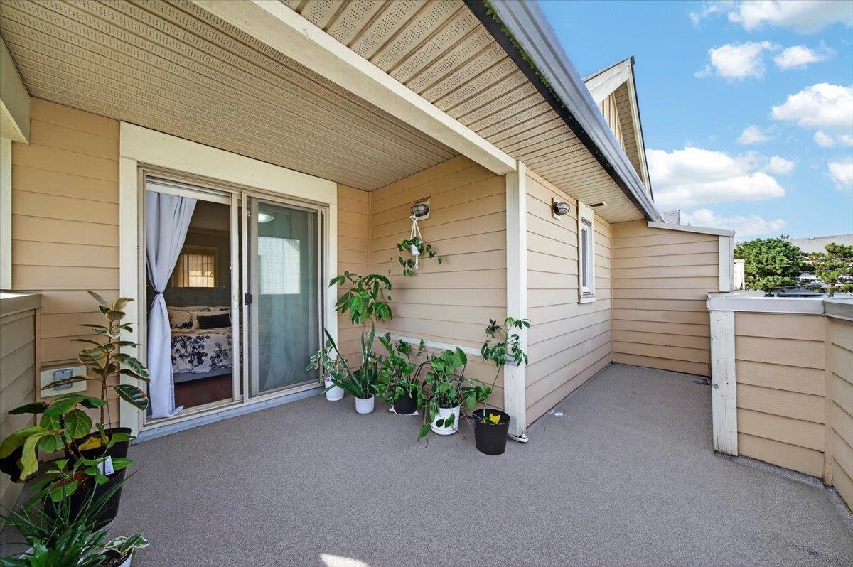 7012 GRIFFITHS AVENUE