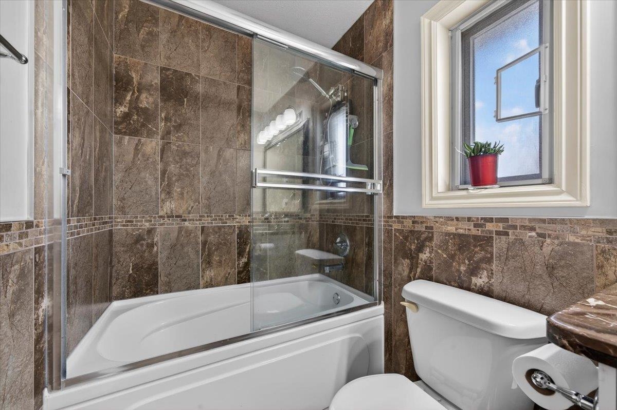 7012 GRIFFITHS AVENUE