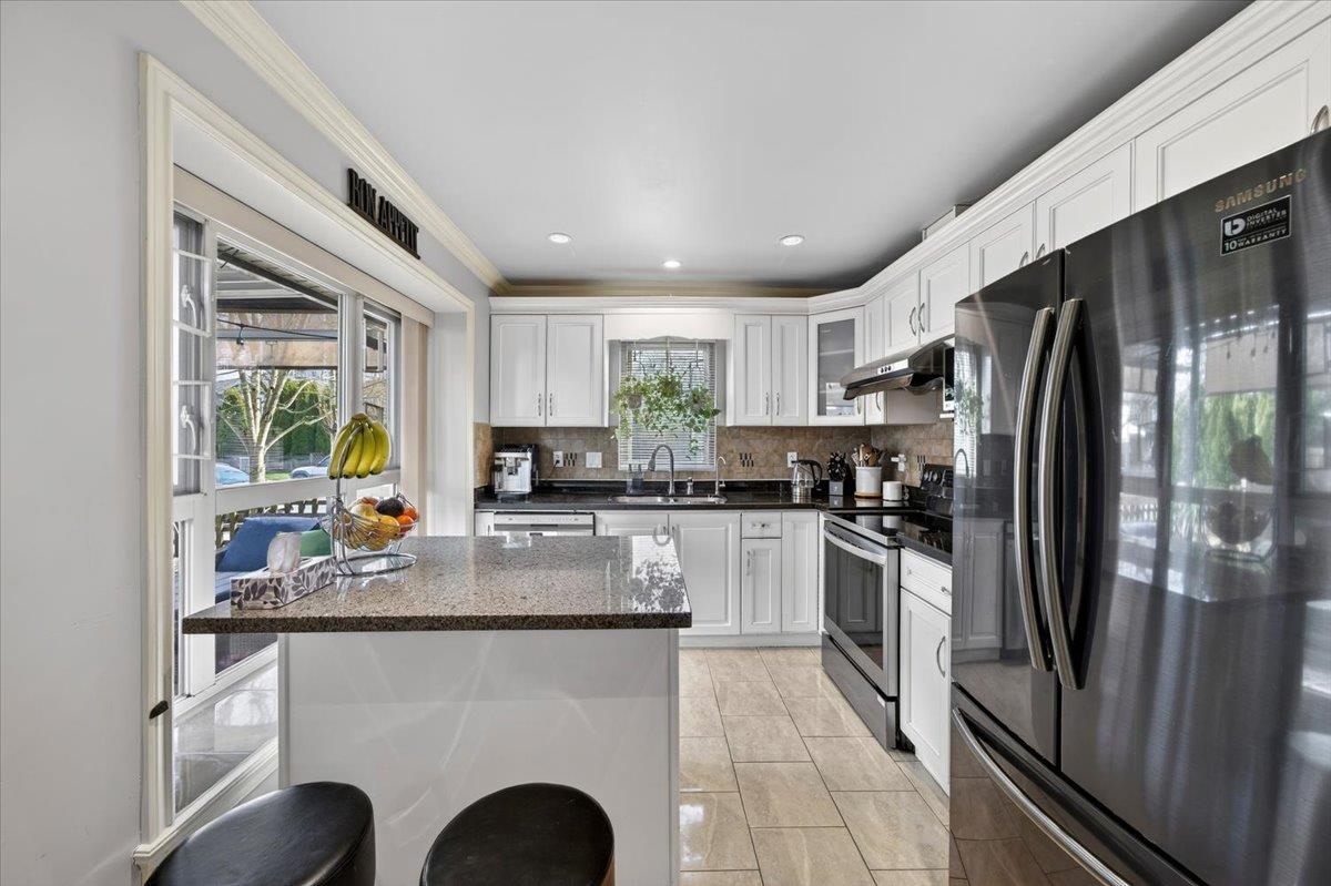 7012 GRIFFITHS AVENUE