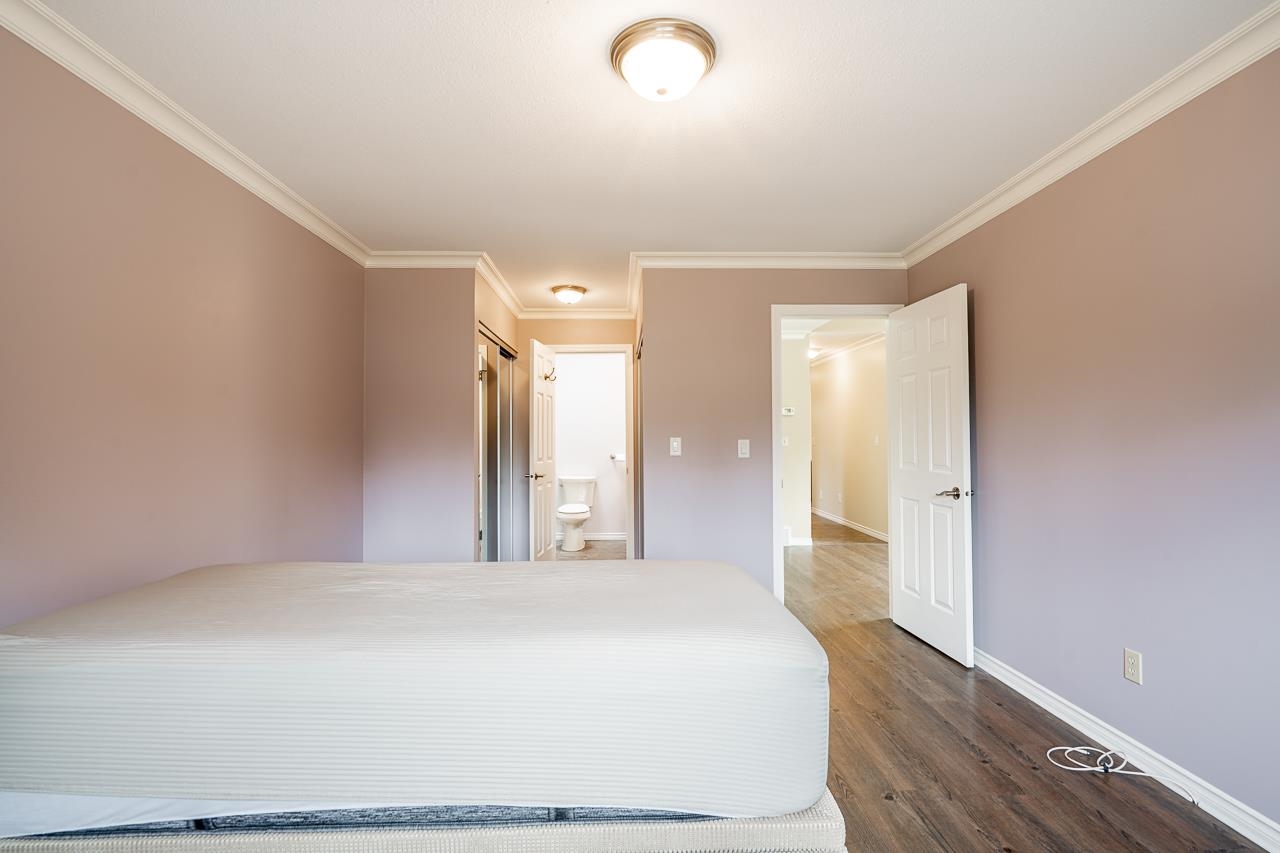 64 1400 164 STREET Unit: 64