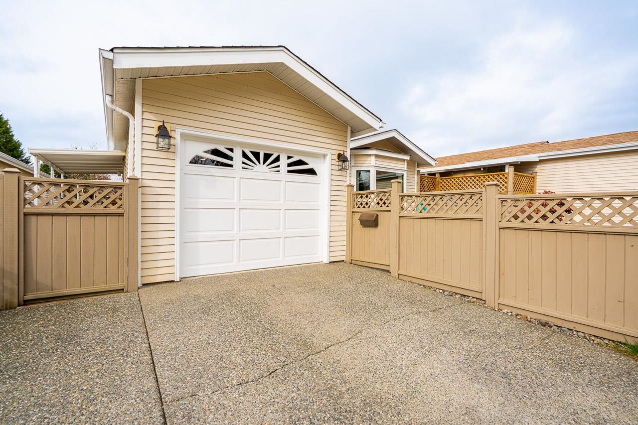 64 1400 164 STREET Unit: 64