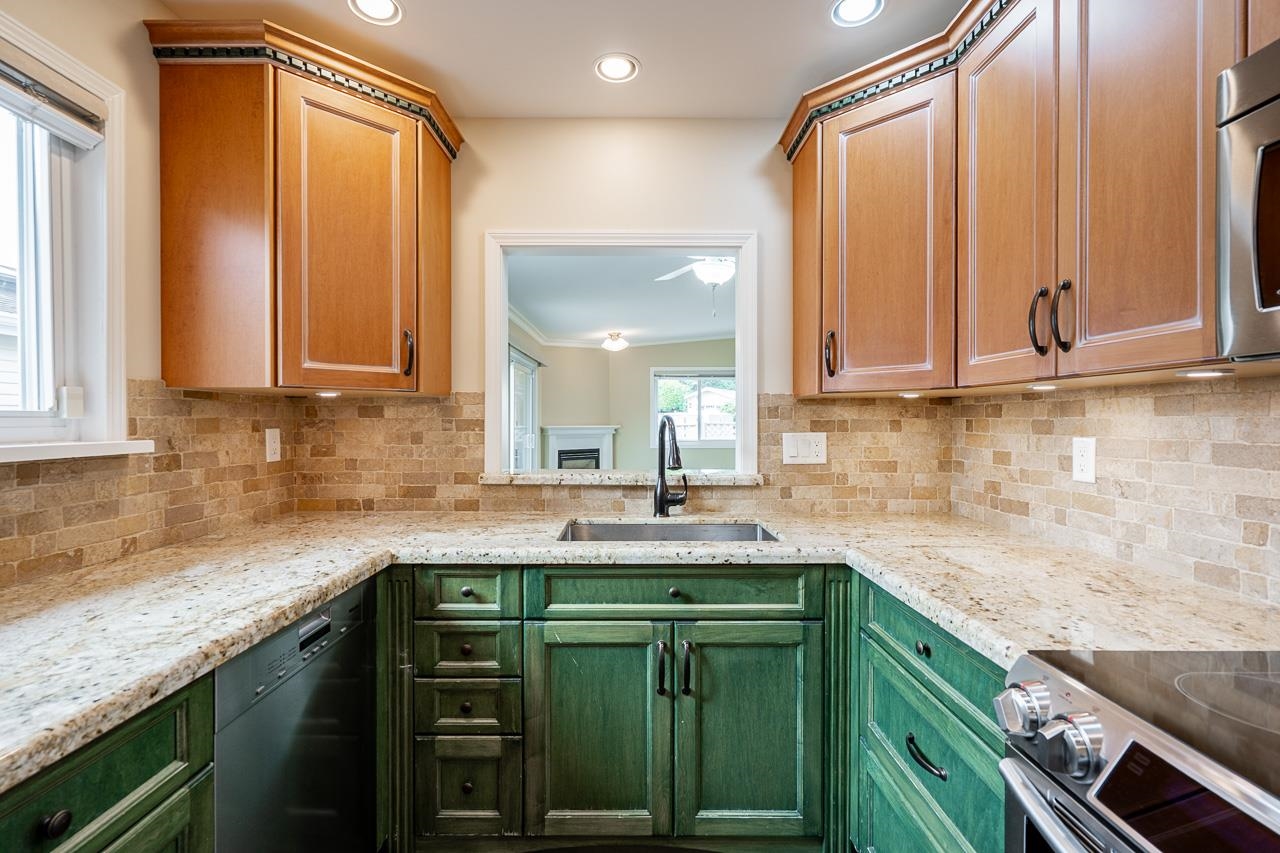 64 1400 164 STREET Unit: 64