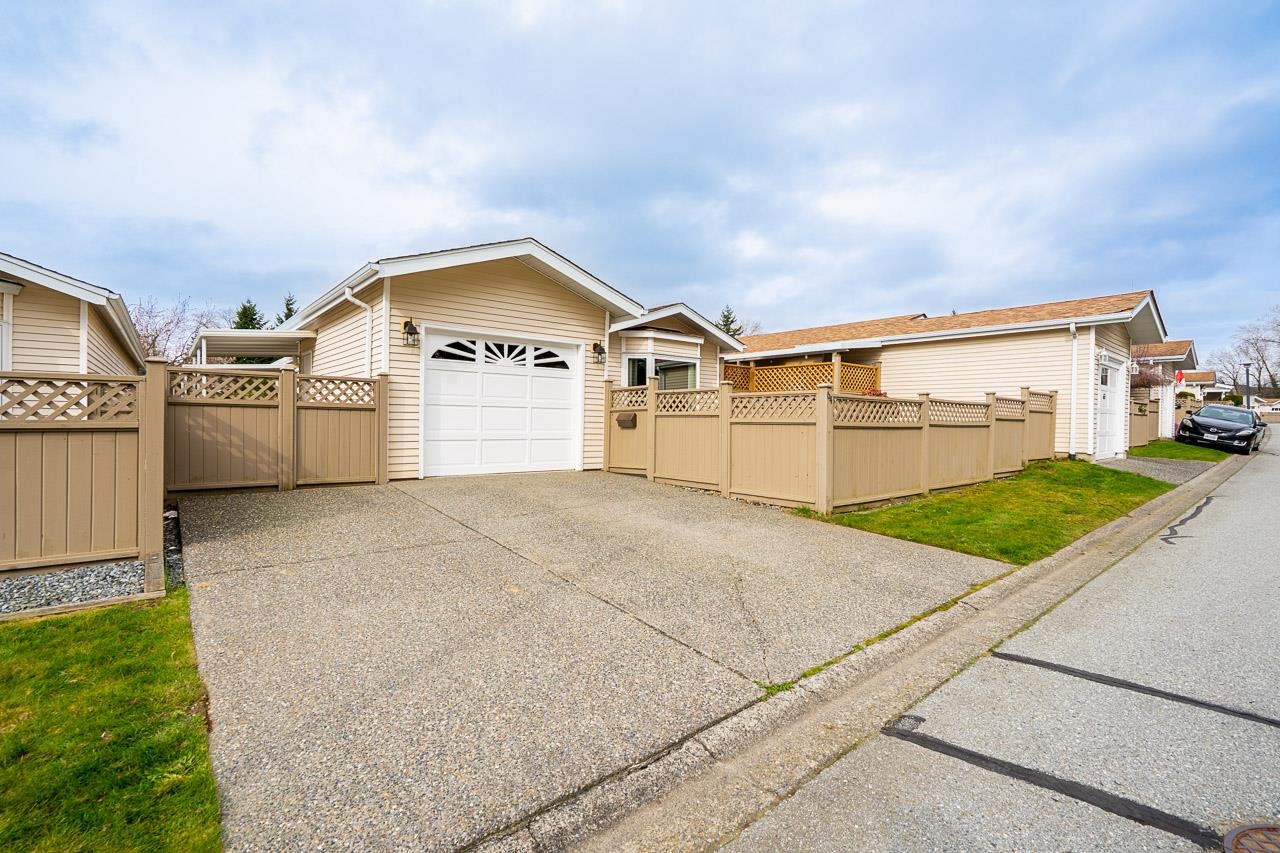 64 1400 164 STREET Unit: 64