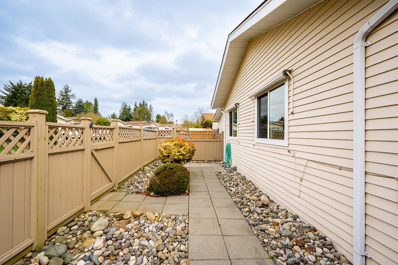 64 1400 164 STREET Unit: 64