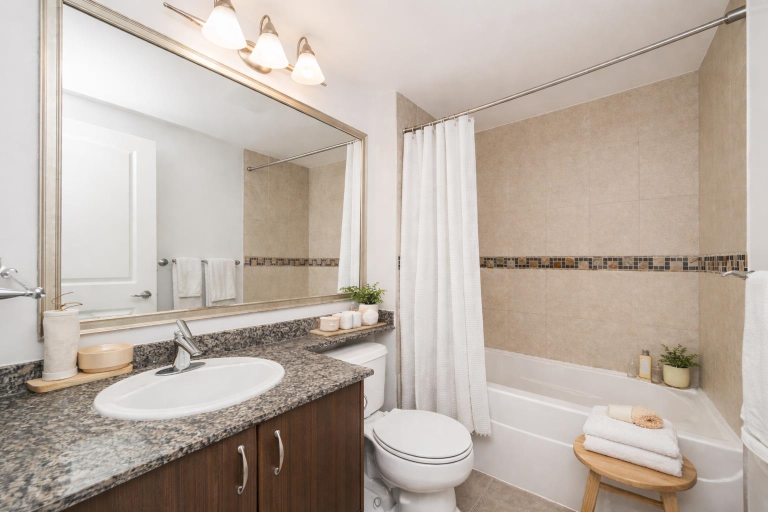 1008 898 CARNARVON STREET Unit: 1008