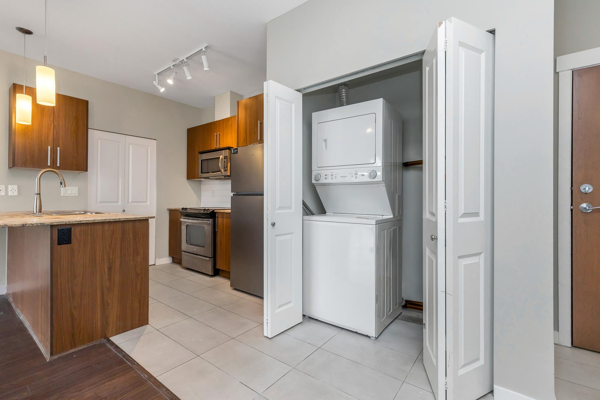 416 2943 NELSON PLACE Unit: 416