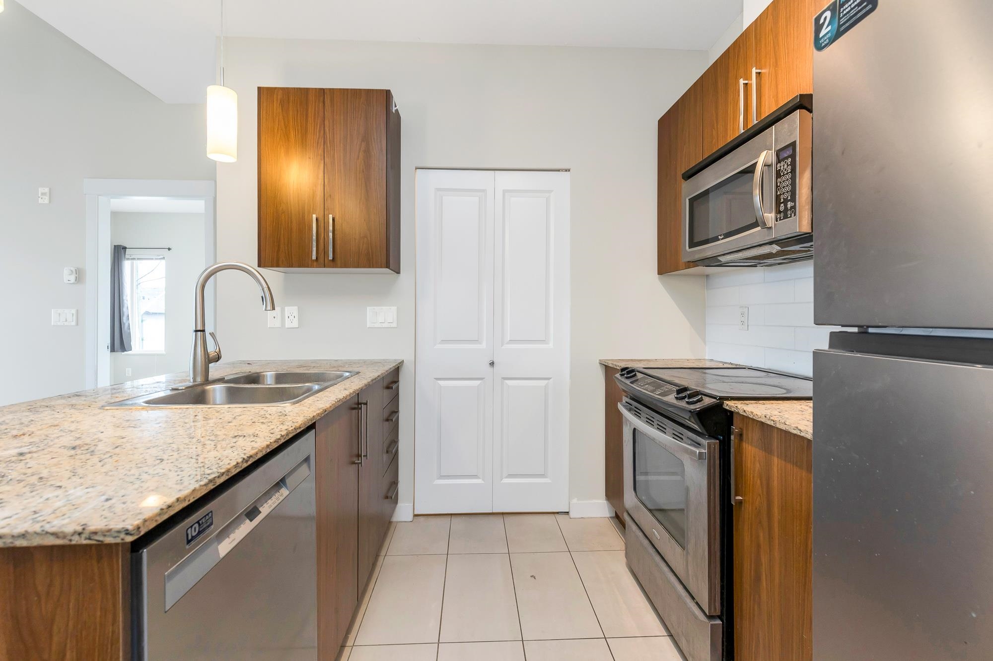 416 2943 NELSON PLACE Unit: 416